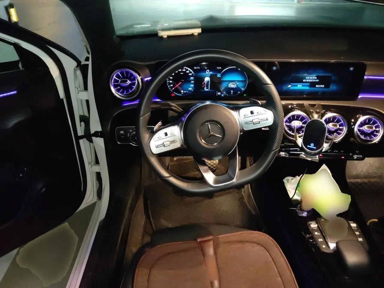 Mercedes-Benz A-Class 2021 A 200 L Sport Sedan Fashion Model — миниатюра 10