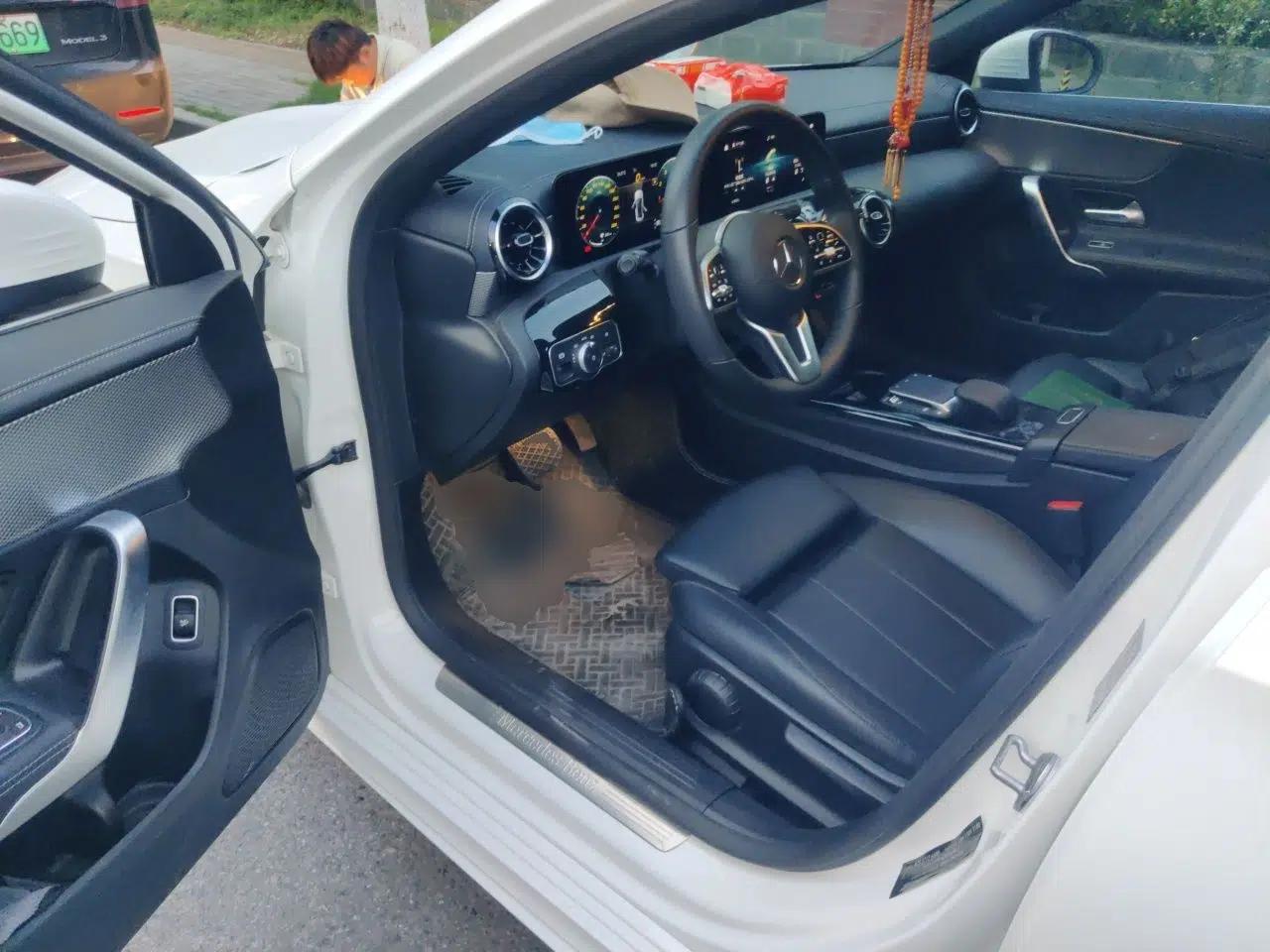 Mercedes-Benz A-Class 2022 A 180 L Sport Sedan — миниатюра 16