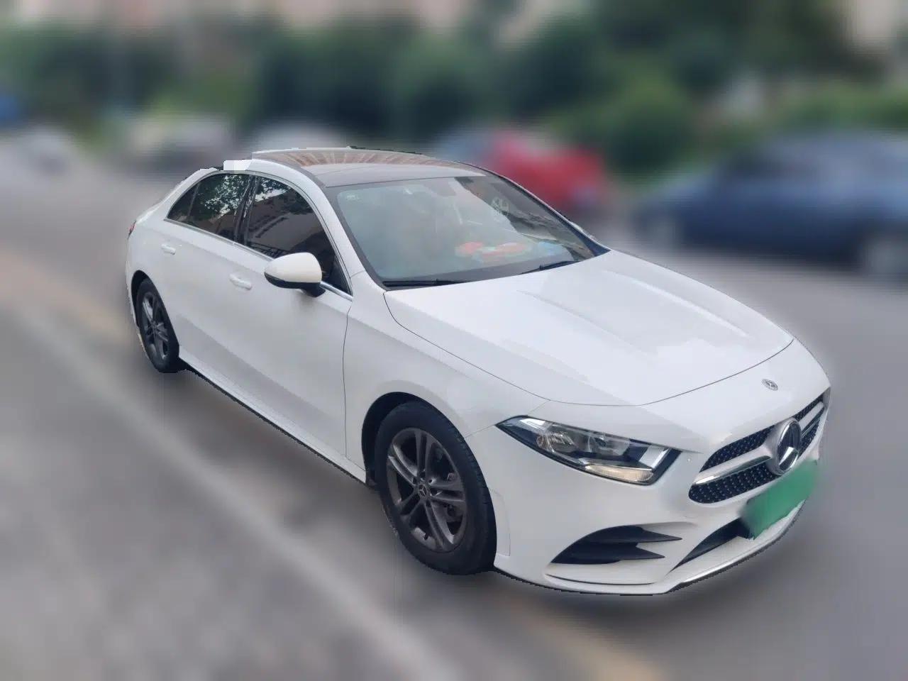 Mercedes-Benz A-Class 2022 A 180 L Sport Sedan — миниатюра 3