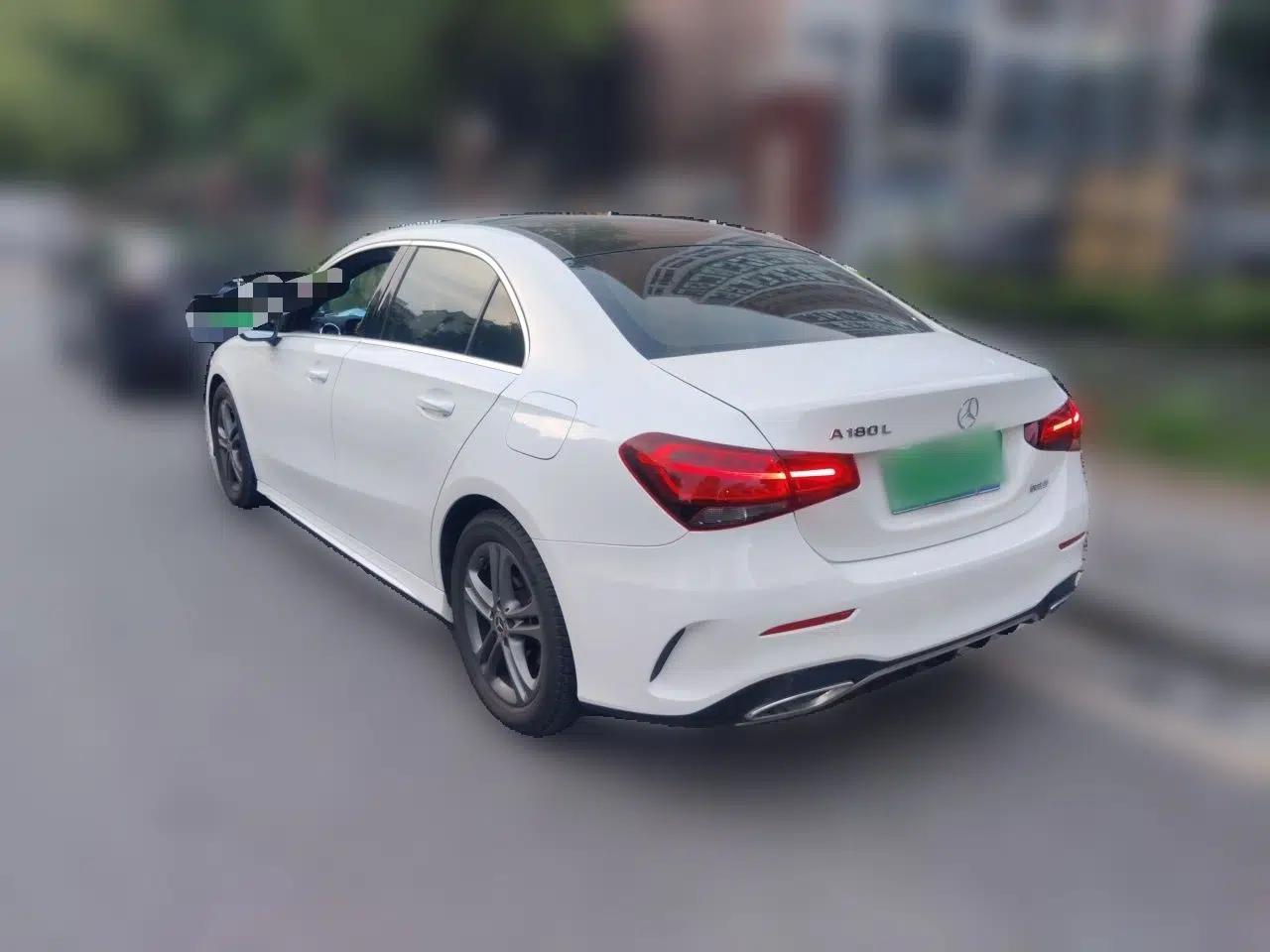 Mercedes-Benz A-Class 2022 A 180 L Sport Sedan — миниатюра 4