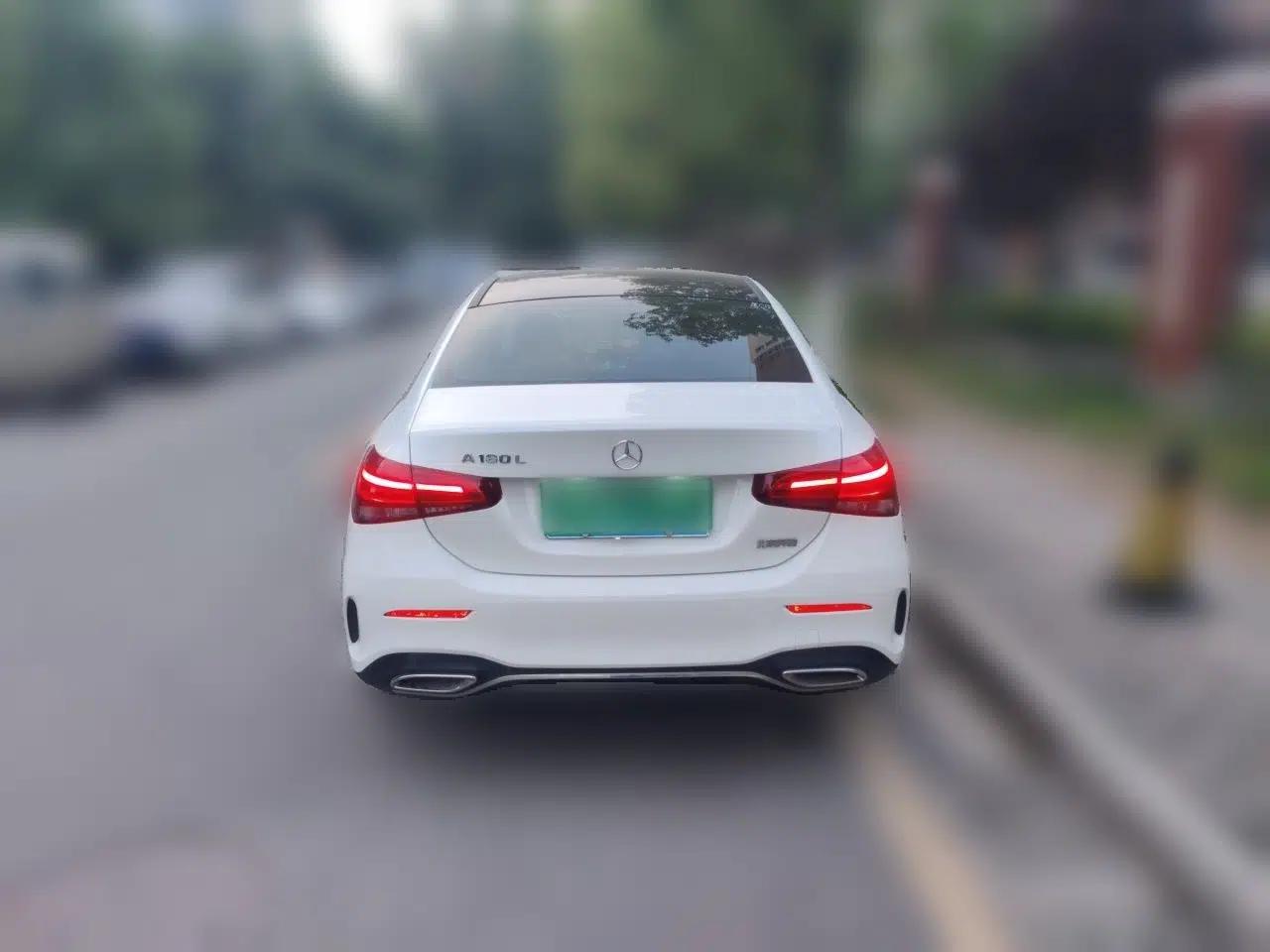 Mercedes-Benz A-Class 2022 A 180 L Sport Sedan — миниатюра 5