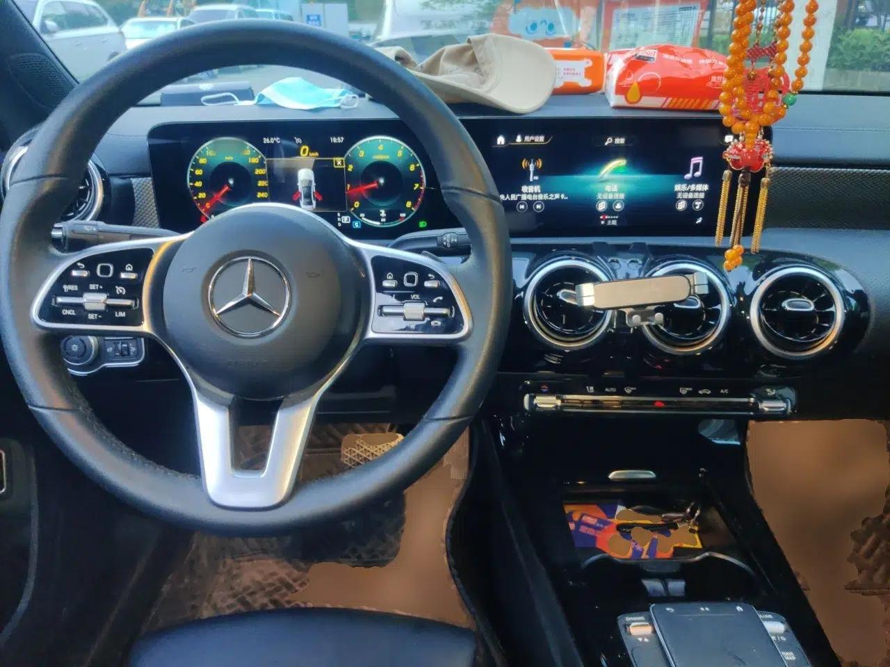 Mercedes-Benz A-Class 2022 A 180 L Sport Sedan — миниатюра 9