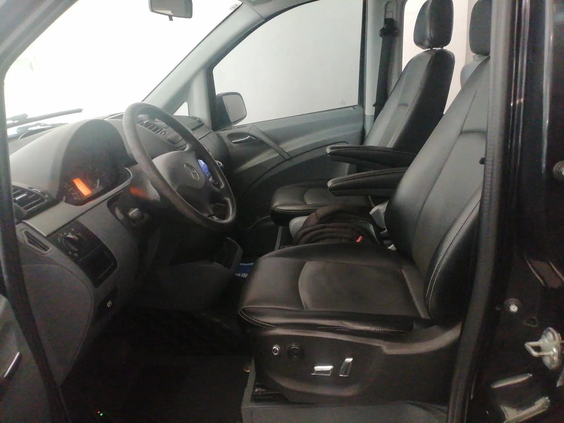 Mercedes-Benz Vito 2013 3.0L Elite Edition — миниатюра 22
