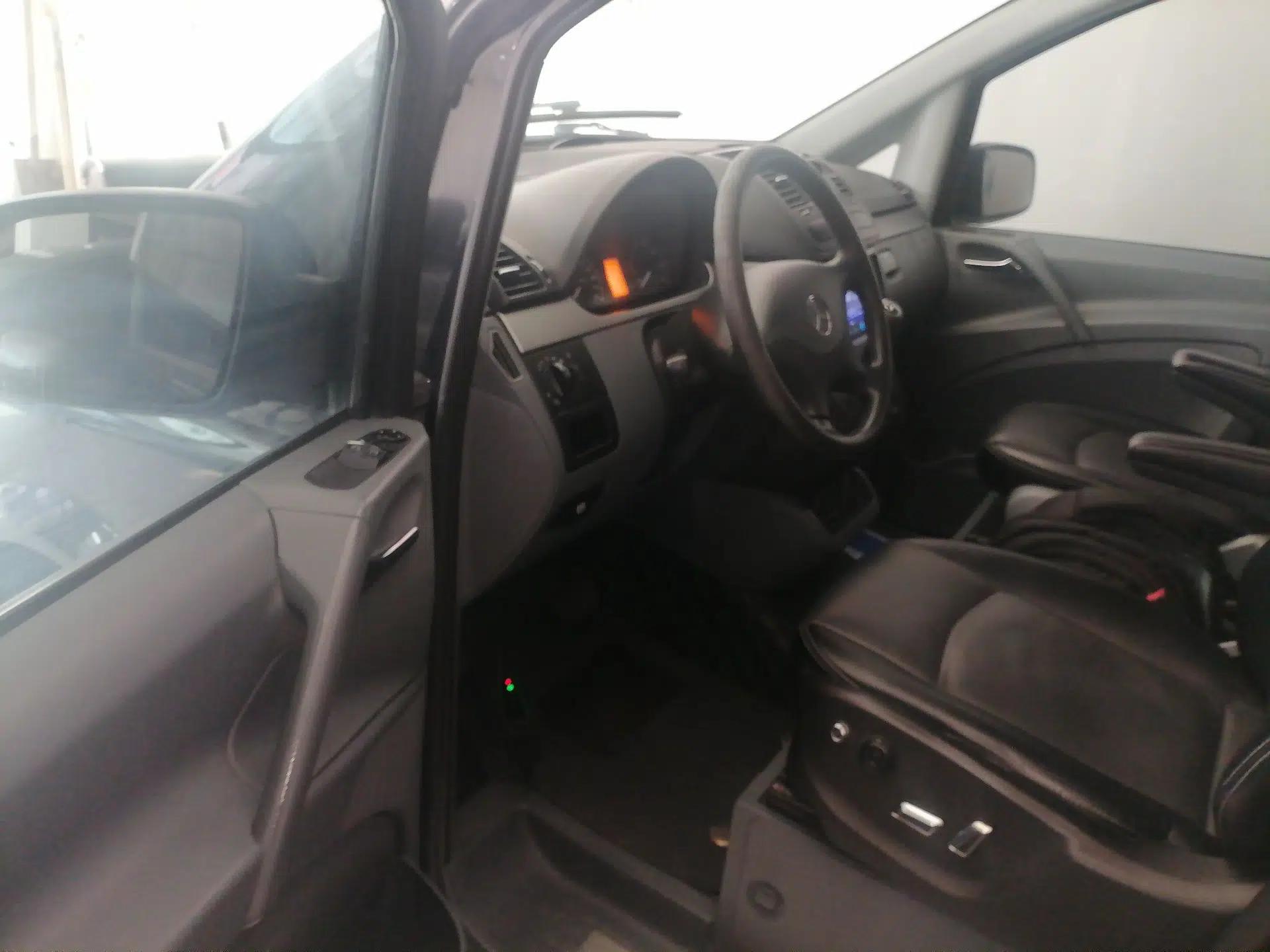 Mercedes-Benz Vito 2013 3.0L Elite Edition — миниатюра 23