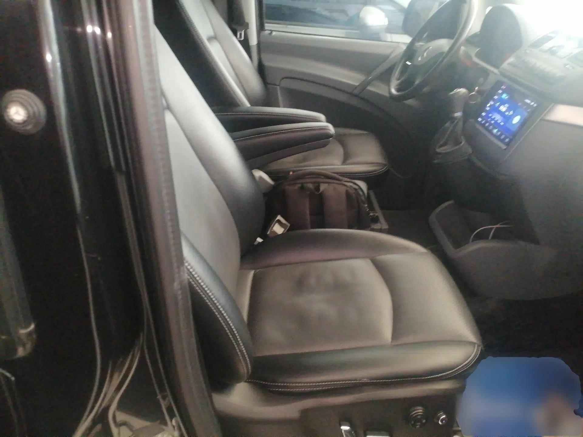 Mercedes-Benz Vito 2013 3.0L Elite Edition — миниатюра 24