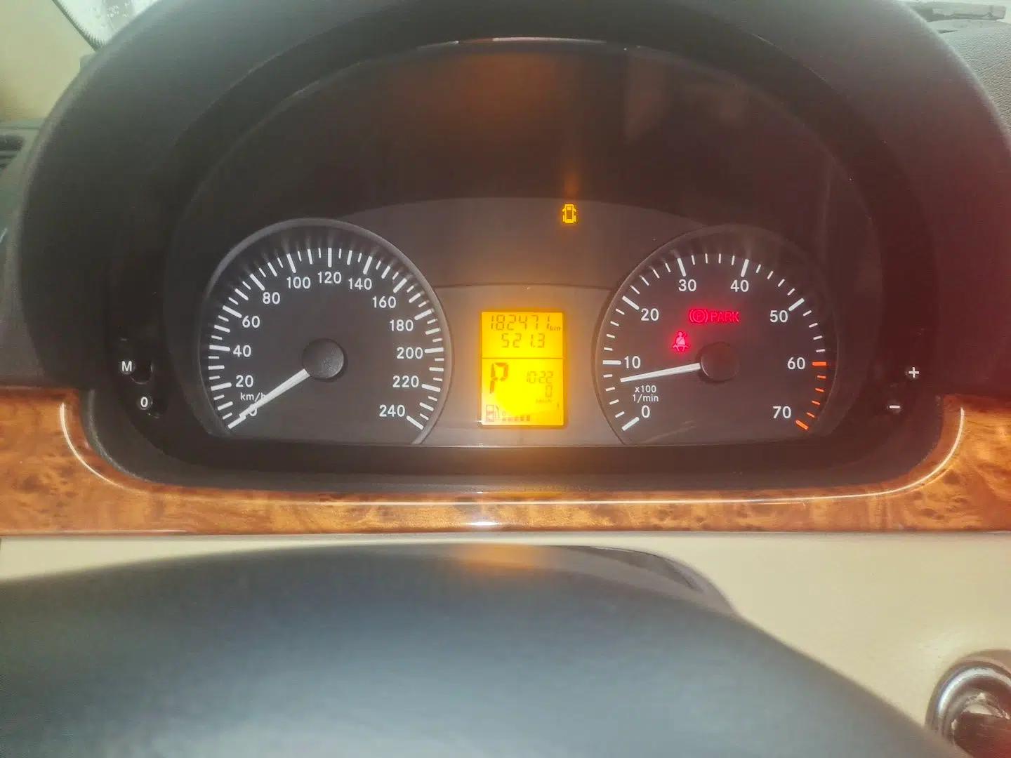 Mercedes-Benz Vito 2010 2.5L Elite Edition — миниатюра 11
