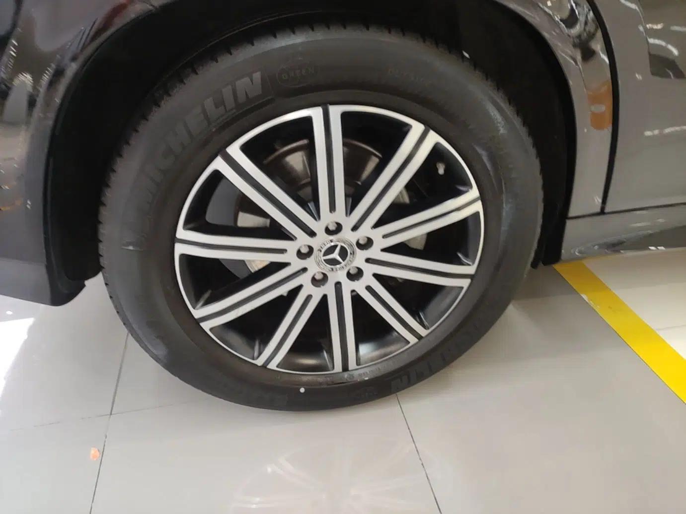 Mercedes-Benz GLE 2023 GLE 350 4MATIC Coupe SUV Luxury Model — миниатюра 11
