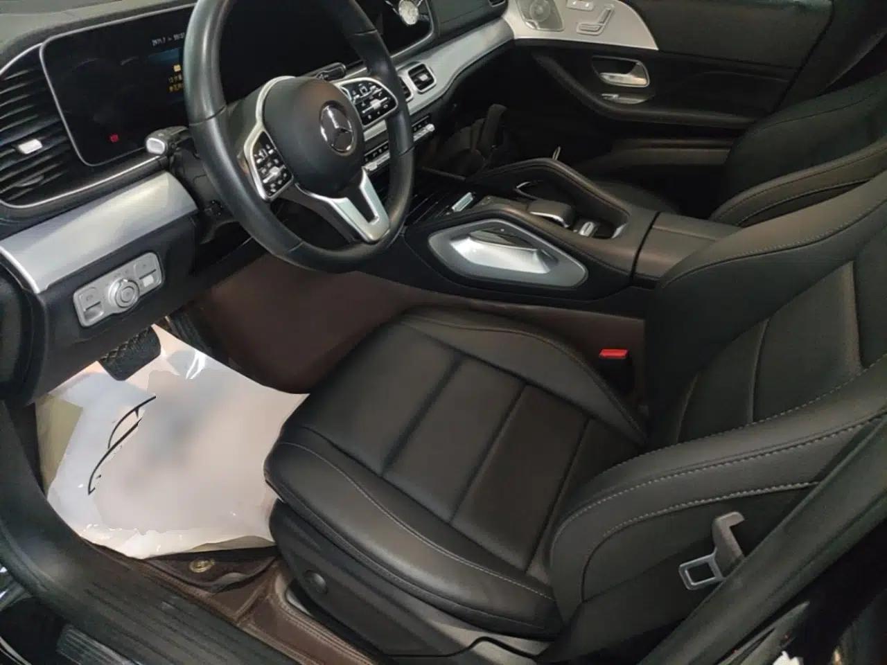 Mercedes-Benz GLE 2023 GLE 350 4MATIC Coupe SUV Luxury Model — миниатюра 17