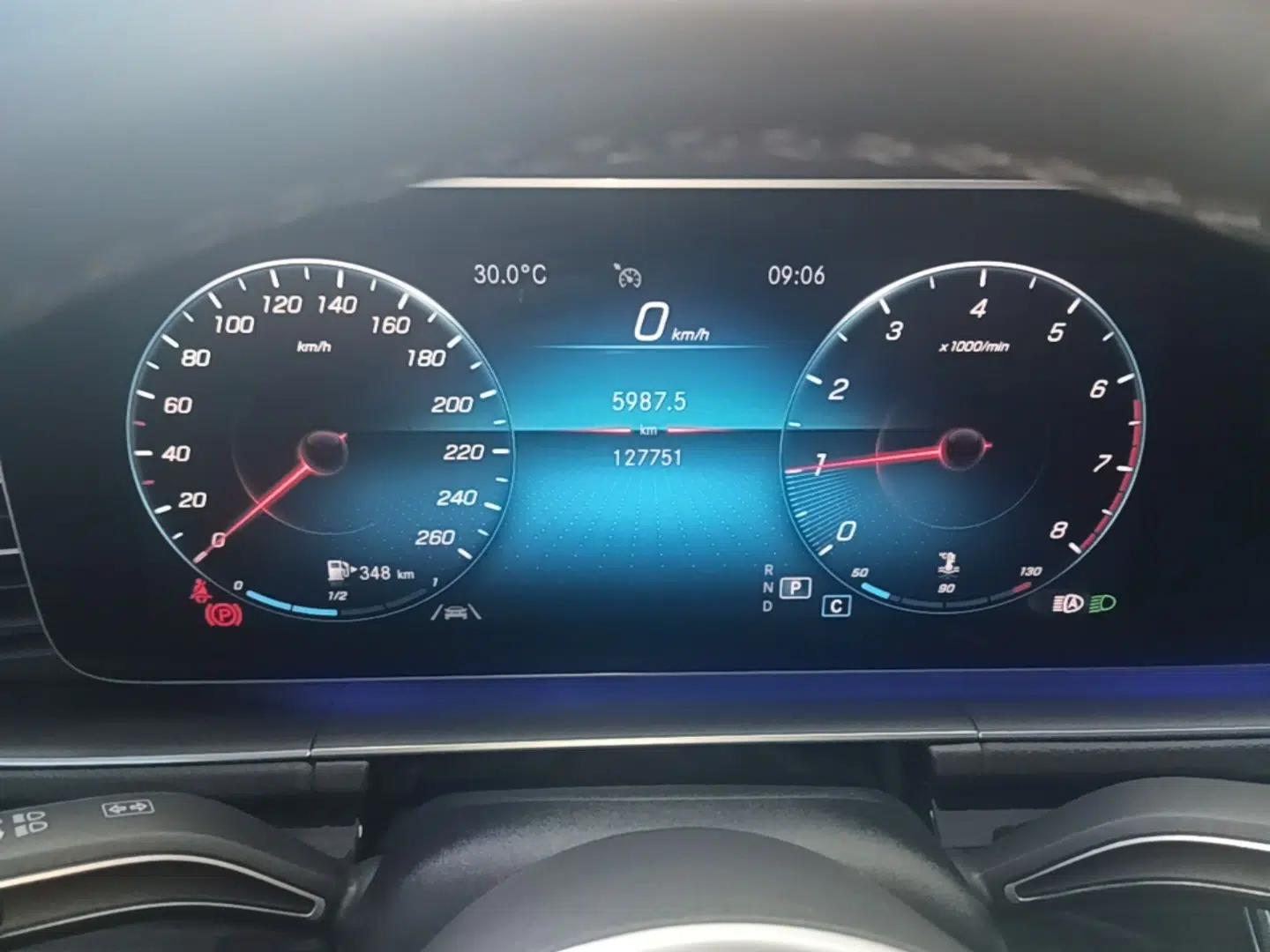 Mercedes-Benz GLE 2022 GLE 350 4MATIC Stylish Model — миниатюра 14