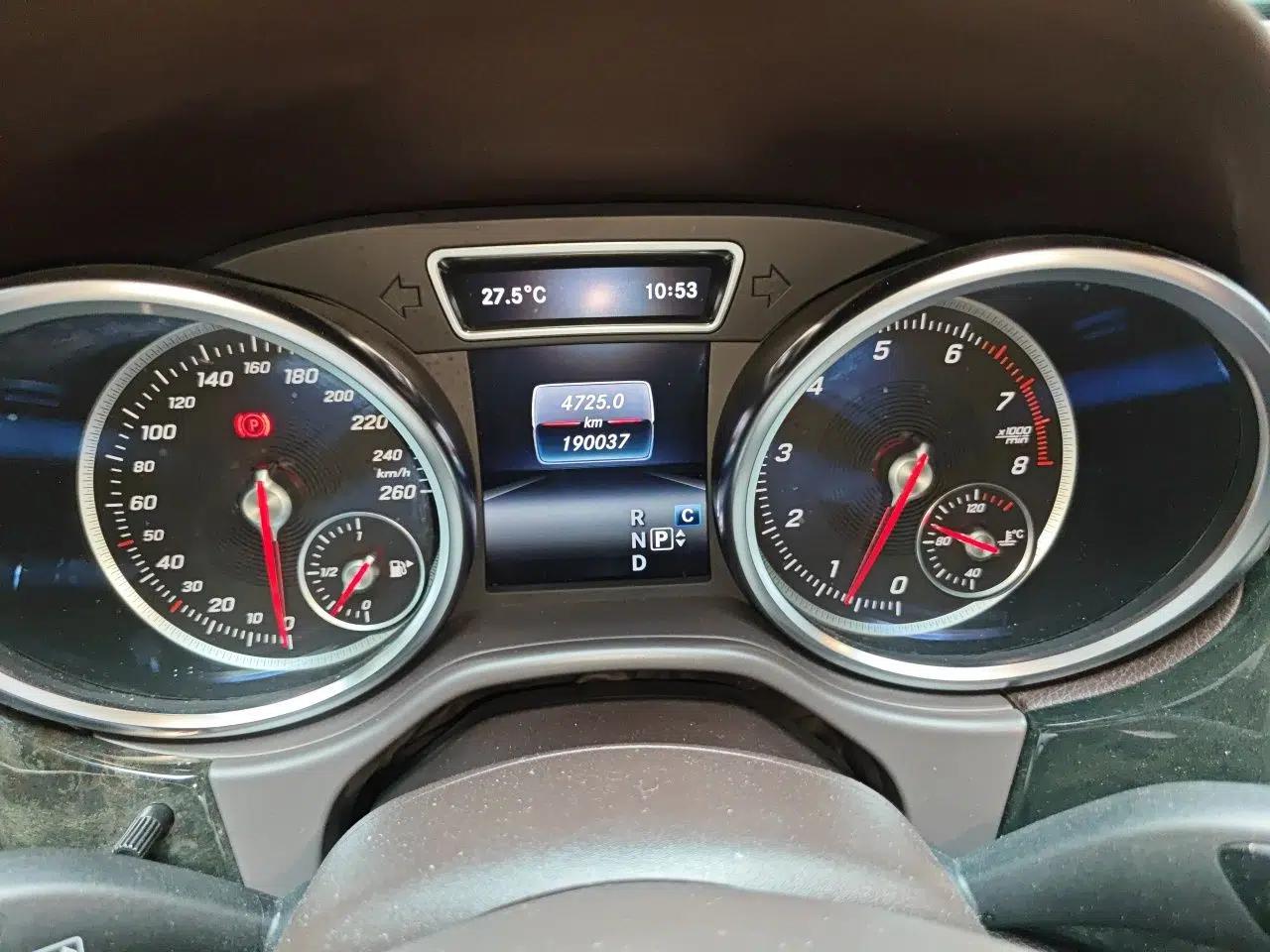 Mercedes-Benz GLE-Class Mercedes-Benz GLE400 3.0 Automatic 5-Seater — миниатюра 11
