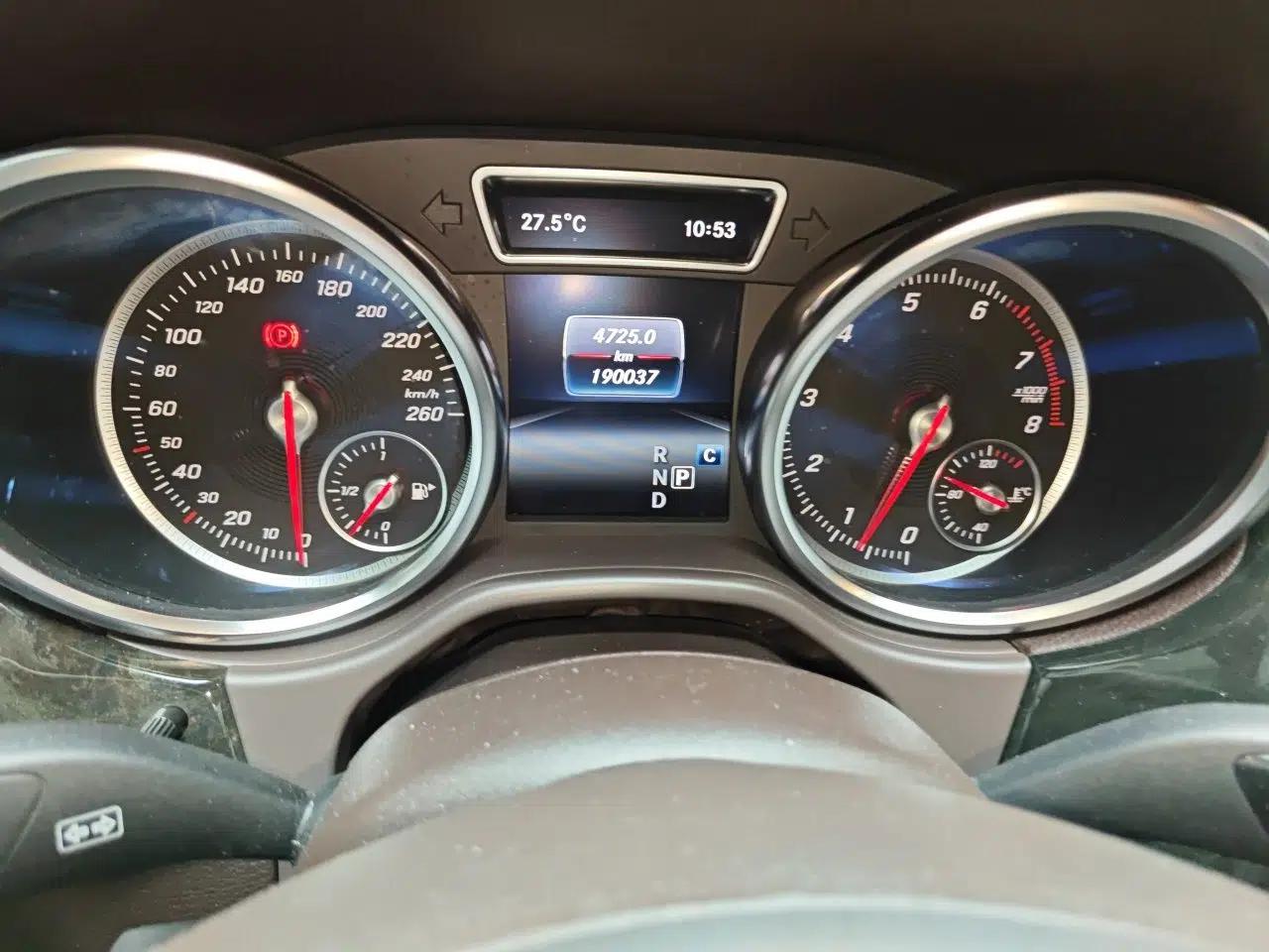 Mercedes-Benz GLE-Class Mercedes-Benz GLE400 3.0 Automatic 5-Seater — миниатюра 12