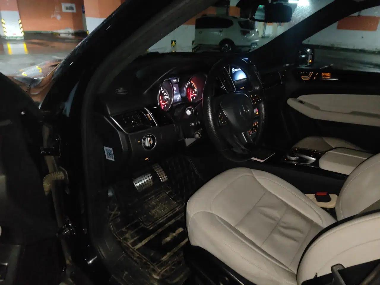 Mercedes-Benz GLE Mercedes-Benz GLE 43, 2.0T, imported, 20-inch wheels, segmented sunroof — миниатюра 16