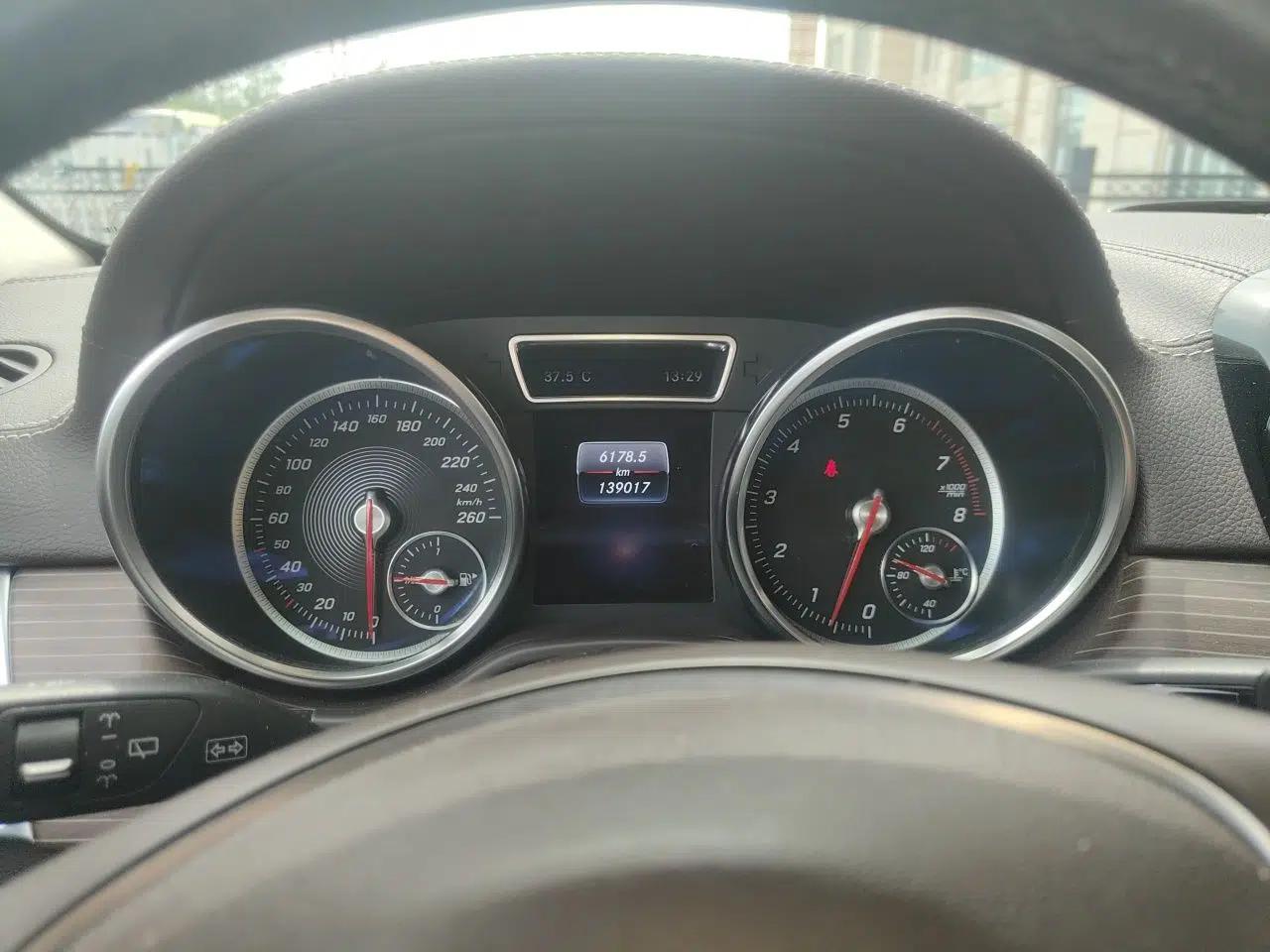 Mercedes-Benz GLE 2019 GLE 320 4MATIC Dynamic Edition Prestige Model — миниатюра 11