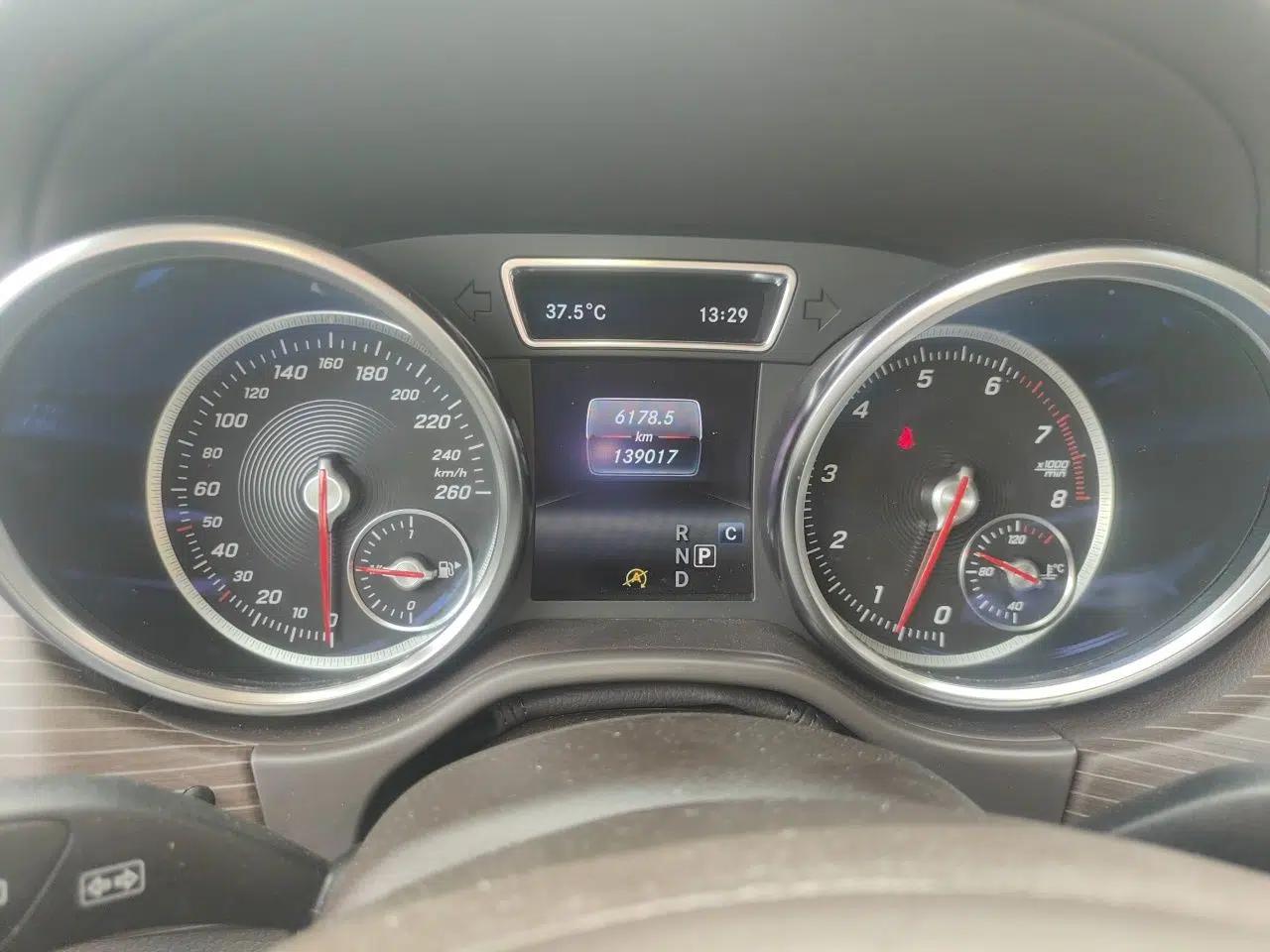 Mercedes-Benz GLE 2019 GLE 320 4MATIC Dynamic Edition Prestige Model — миниатюра 12