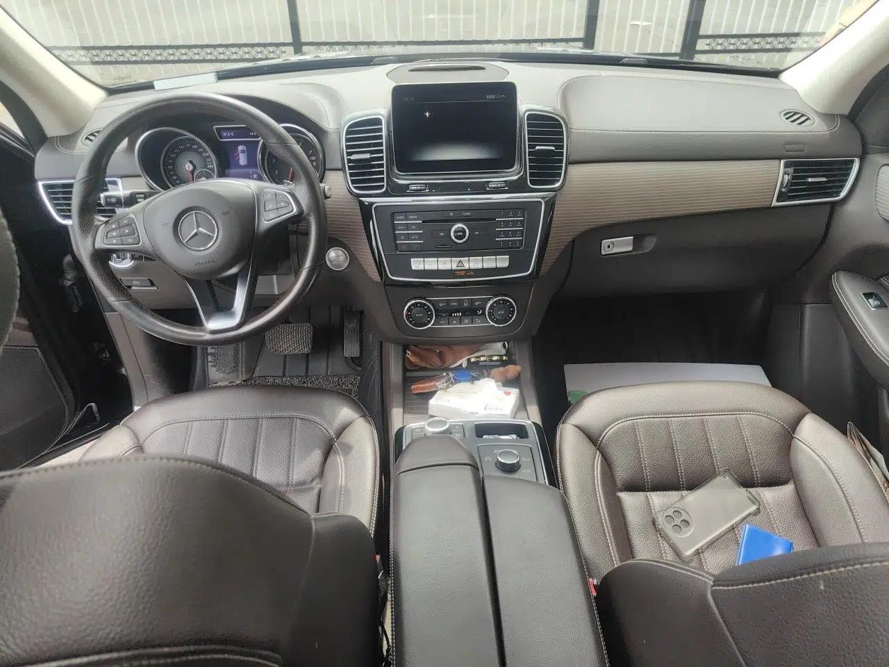 Mercedes-Benz GLE 2019 GLE 320 4MATIC Dynamic Edition Prestige Model — миниатюра 9
