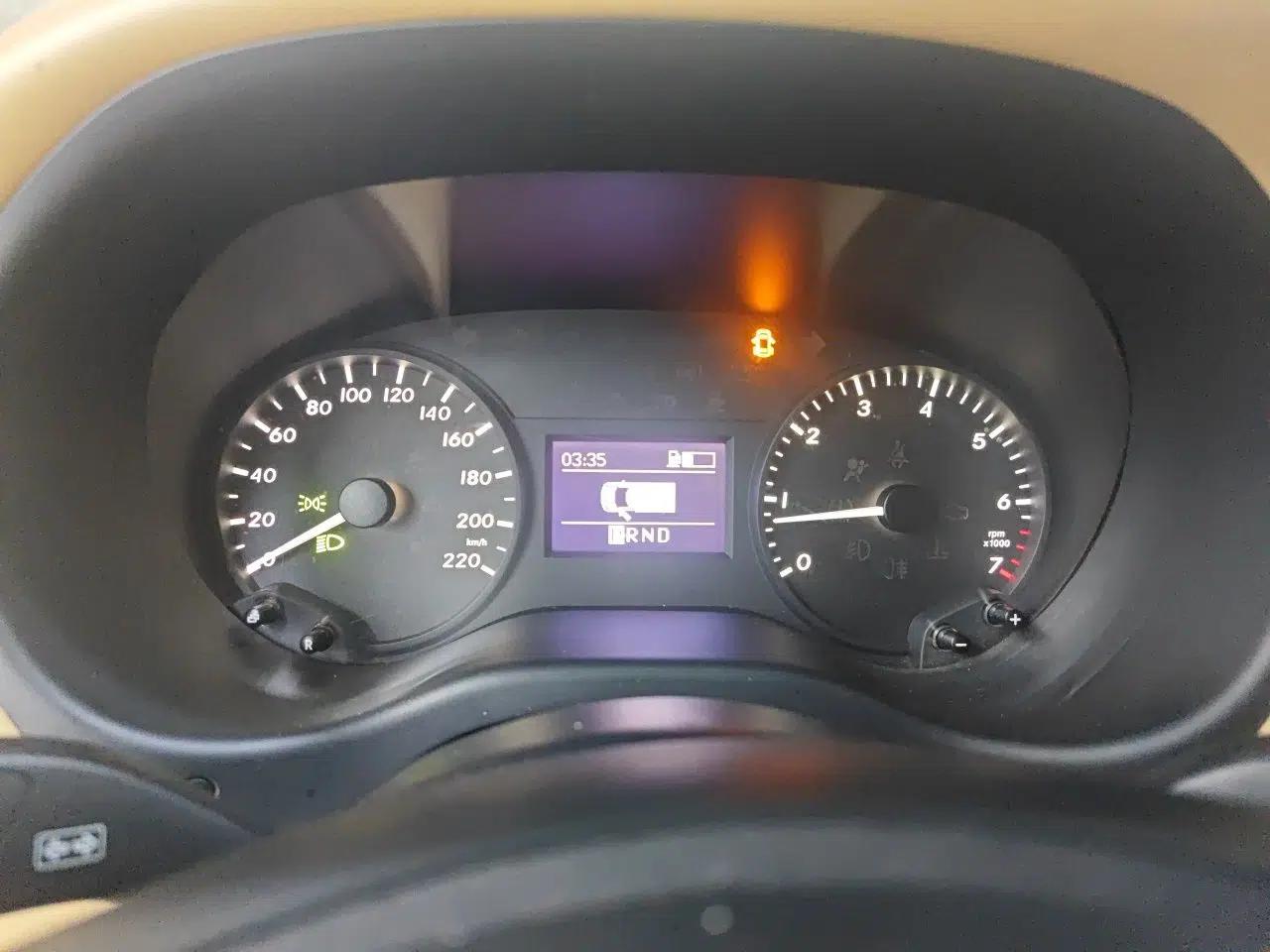 Mercedes-Benz V-Class Mercedes-Benz V-Class, Automatic, 2.0L Gasoline, 7-Seater (Parallel Import) — миниатюра 11
