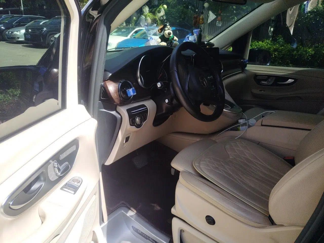 Mercedes-Benz V-Class 2022 V 260 Avantgarde Edition — миниатюра 16