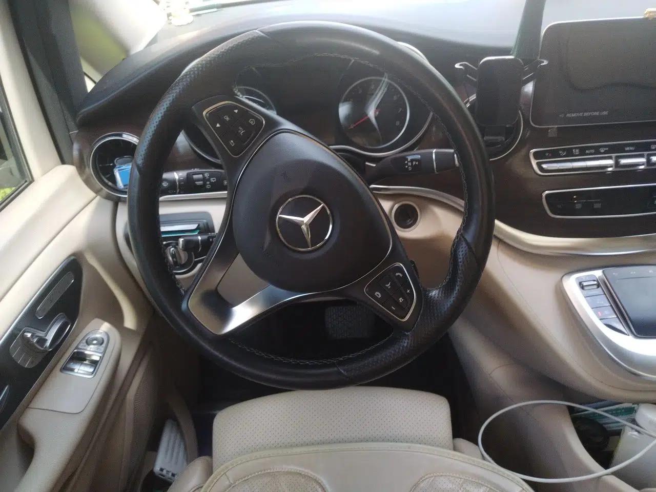 Mercedes-Benz V-Class 2022 V 260 Avantgarde Edition — миниатюра 10