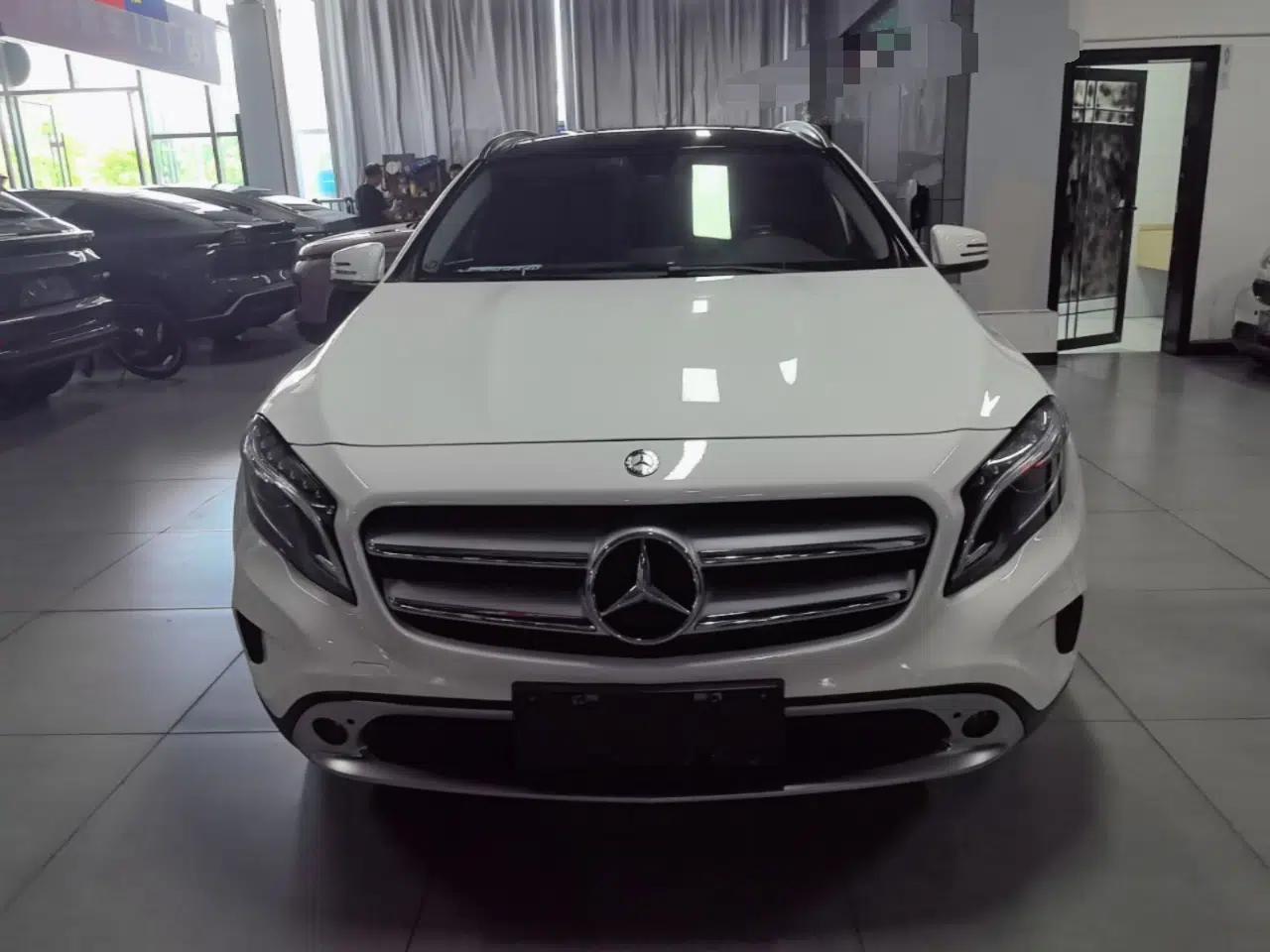 Mercedes-Benz GLA 2015 GLA 220 4MATIC Fashion Model — миниатюра 2