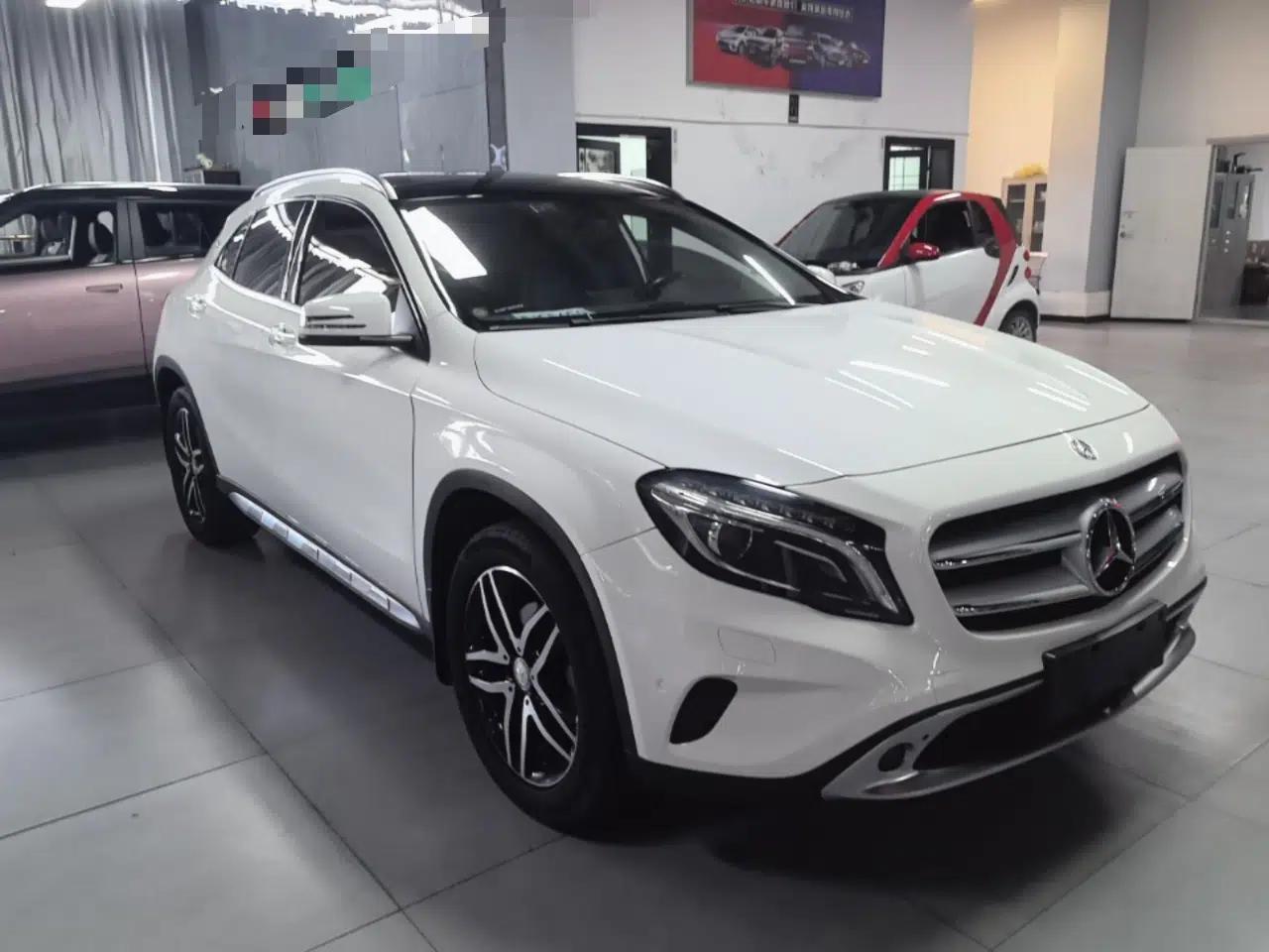 Mercedes-Benz GLA 2015 GLA 220 4MATIC Fashion Model — миниатюра 12