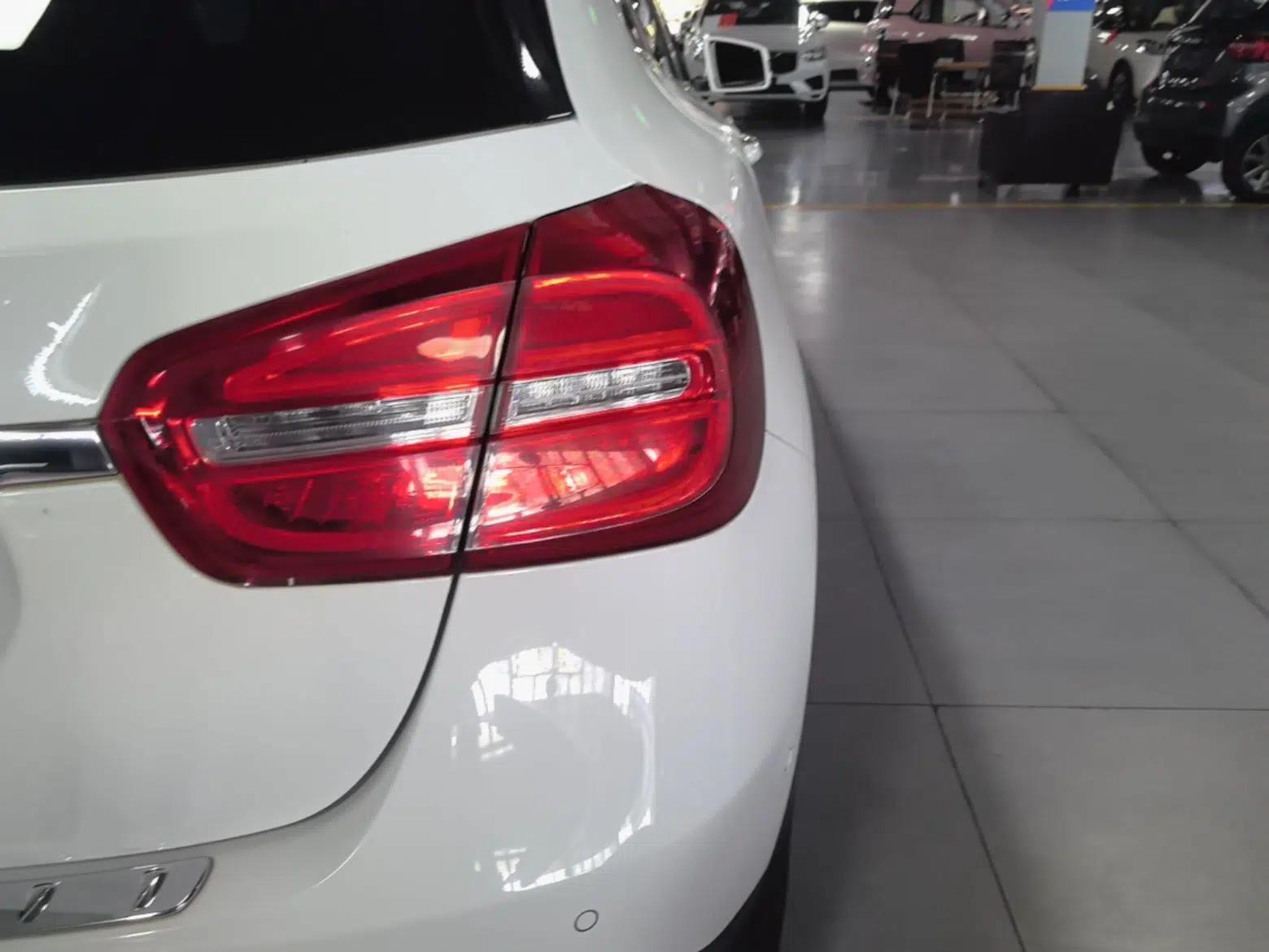 Mercedes-Benz GLA 2015 GLA 220 4MATIC Fashion Model — миниатюра 14