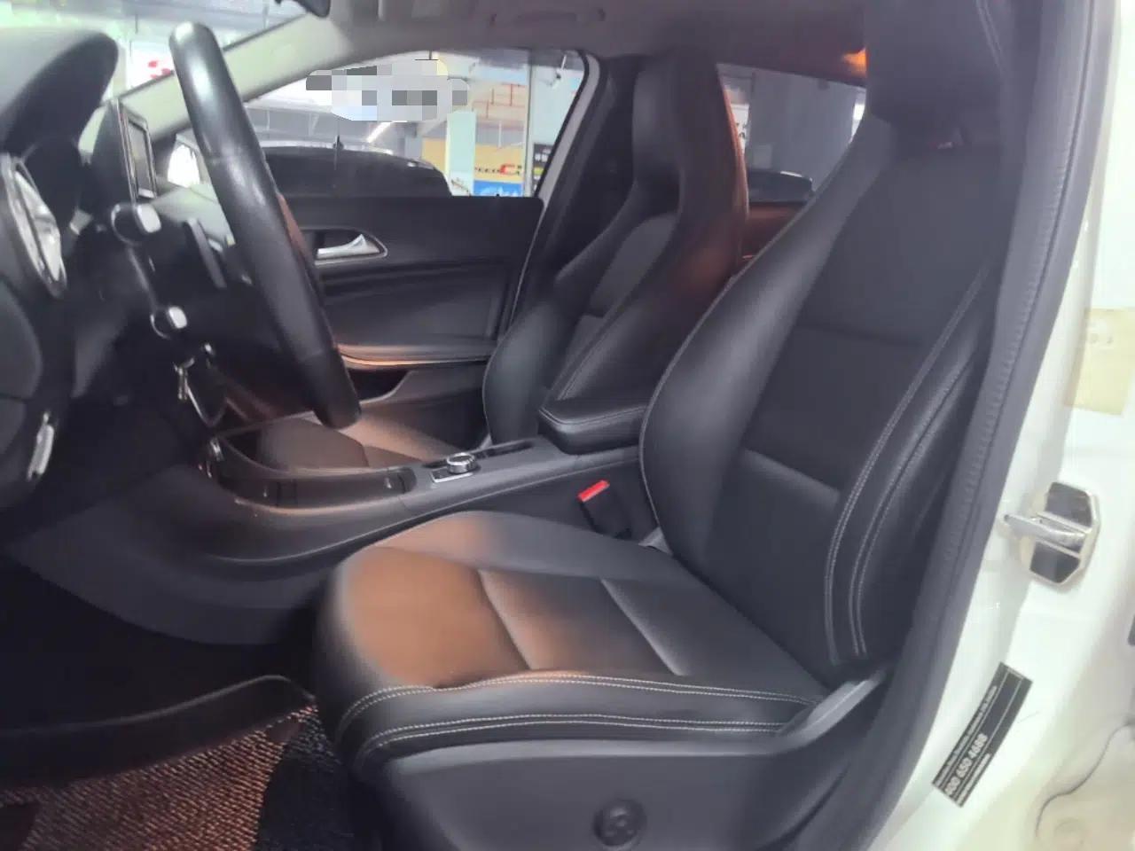Mercedes-Benz GLA 2015 GLA 220 4MATIC Fashion Model — миниатюра 22