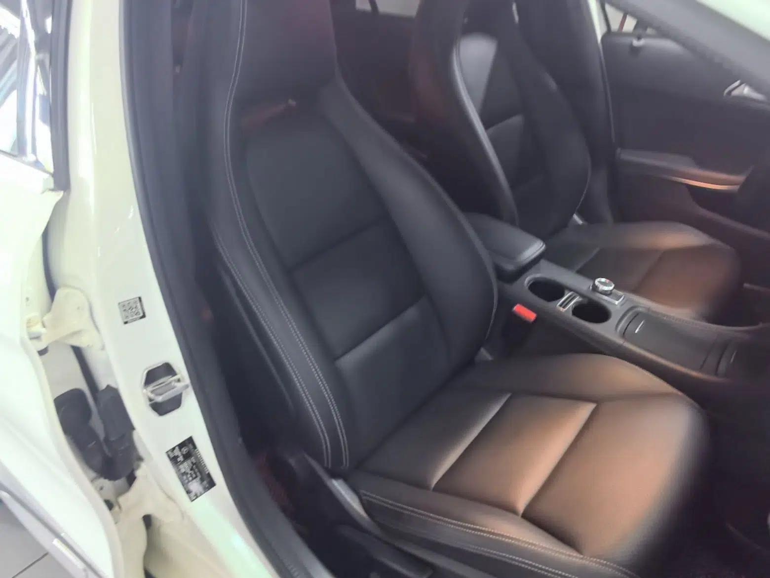 Mercedes-Benz GLA 2015 GLA 220 4MATIC Fashion Model — миниатюра 24