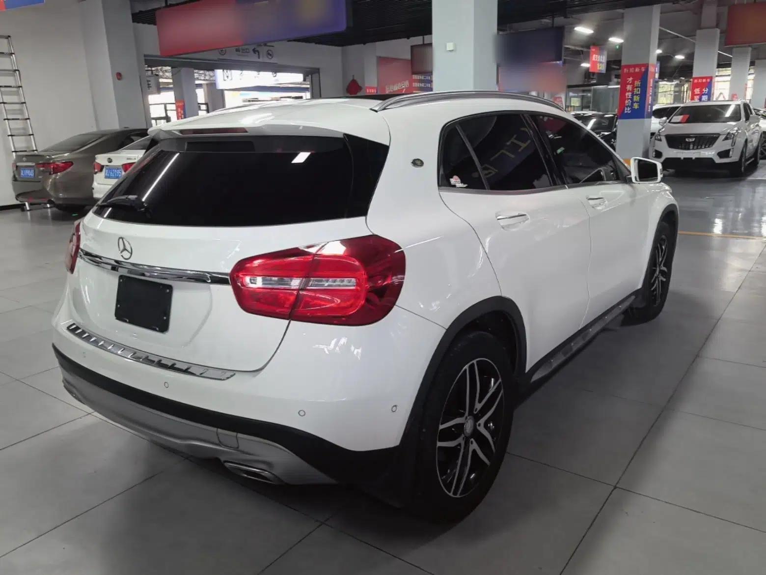 Mercedes-Benz GLA 2015 GLA 220 4MATIC Fashion Model — миниатюра 6
