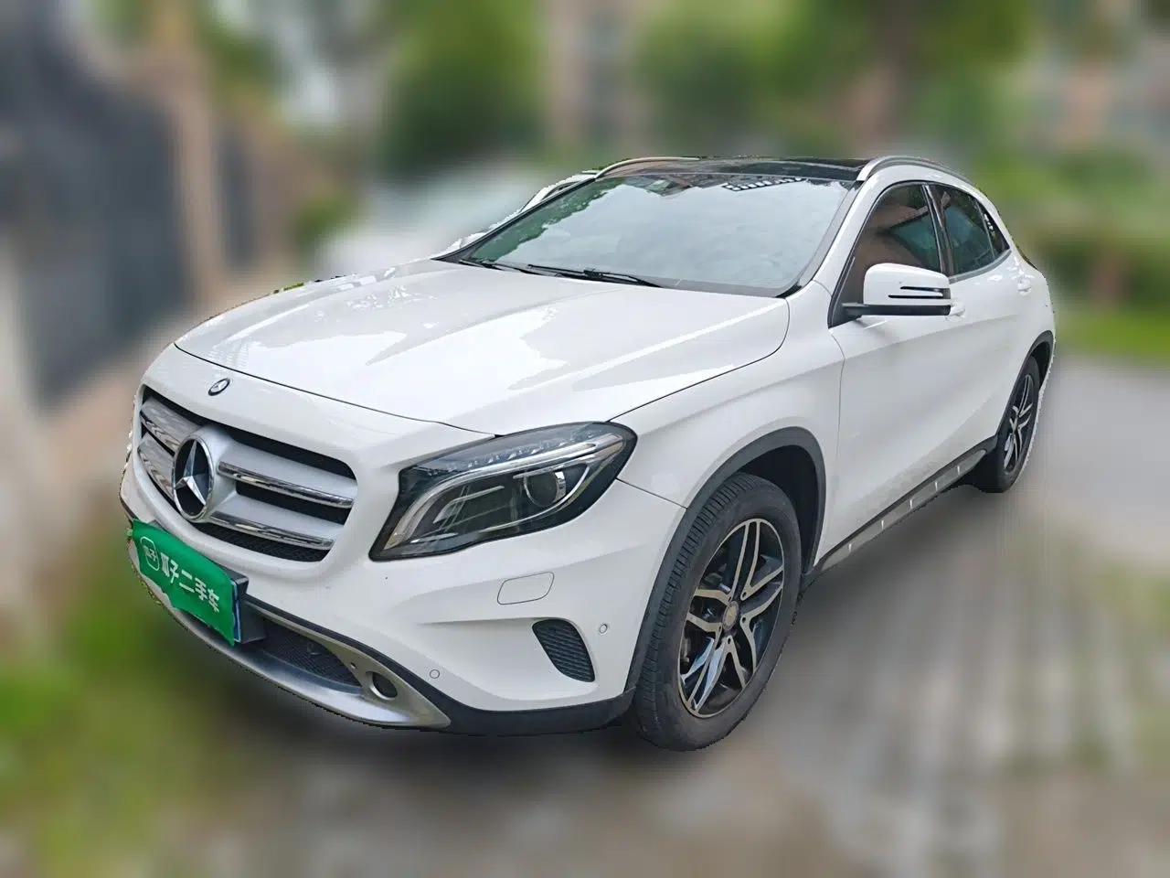 Mercedes-Benz GLA 2016 GLA 200 Fashion Model — миниатюра 1