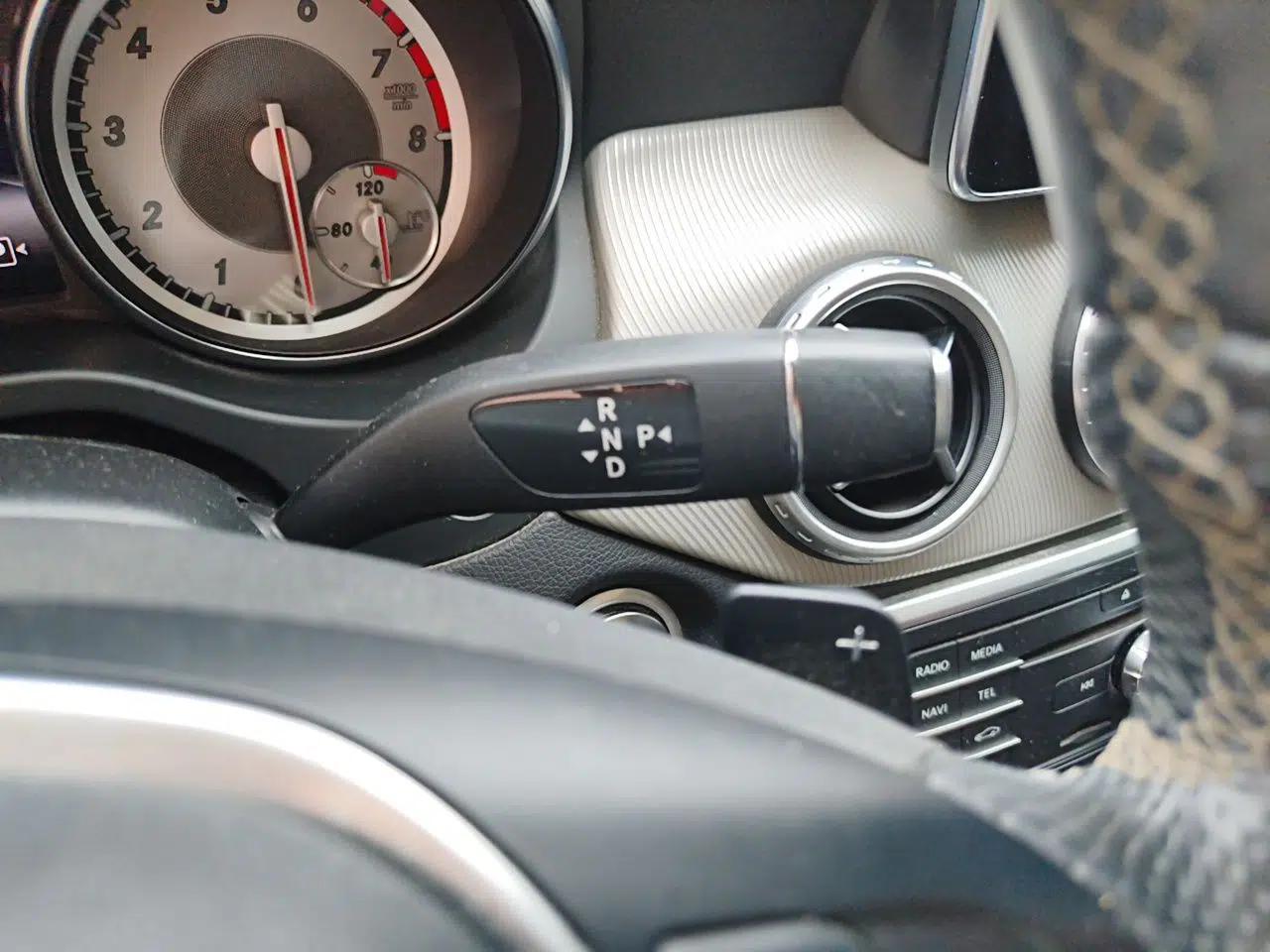 Mercedes-Benz GLA 2016 GLA 200 Fashion Model — миниатюра 14