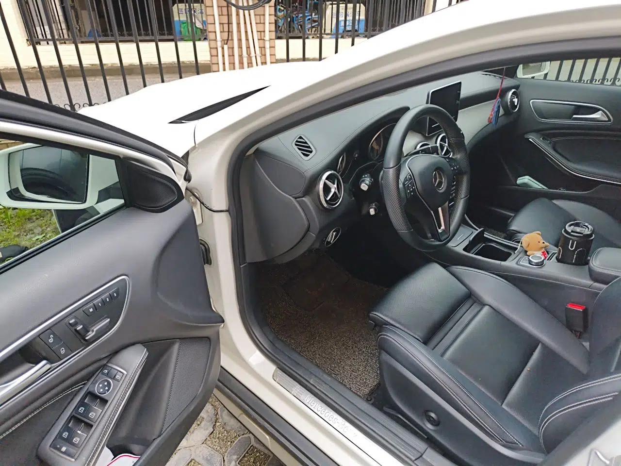 Mercedes-Benz GLA 2016 GLA 200 Fashion Model — миниатюра 16