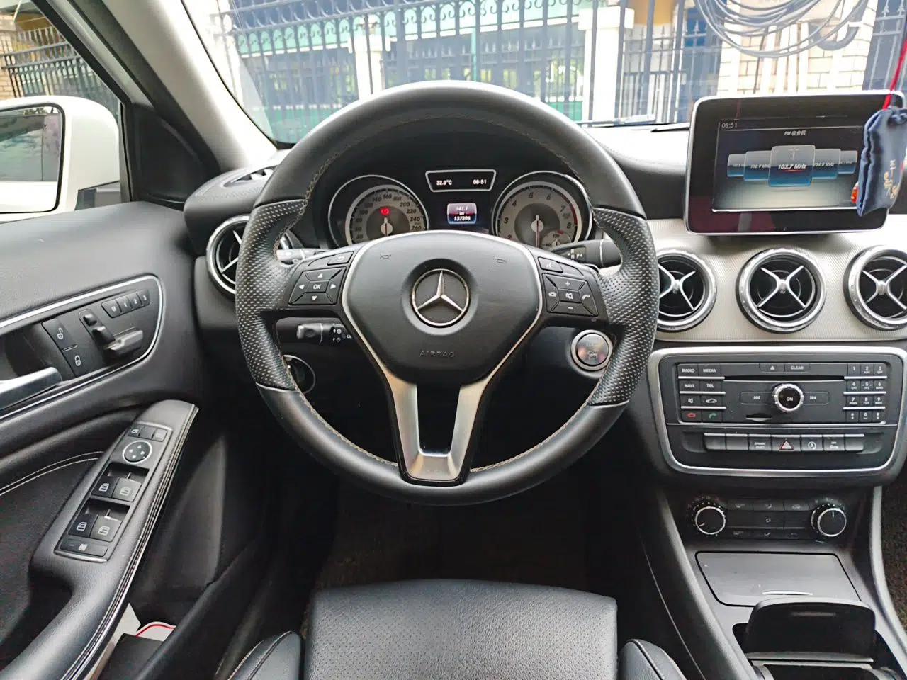 Mercedes-Benz GLA 2016 GLA 200 Fashion Model — миниатюра 10