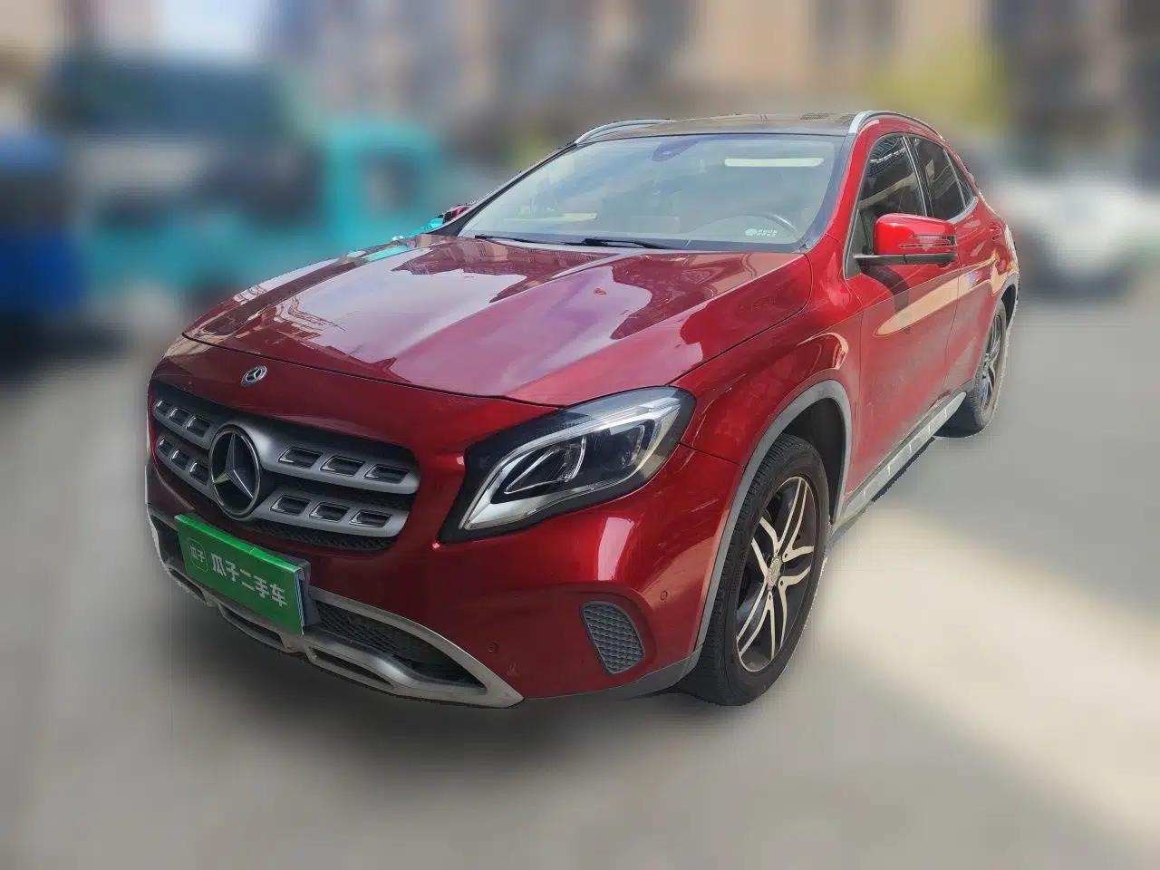Mercedes-Benz GLA 2017 GLA 200 Fashion Model — миниатюра 1