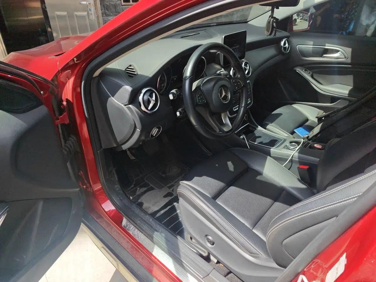 Mercedes-Benz GLA 2017 GLA 200 Fashion Model — миниатюра 16