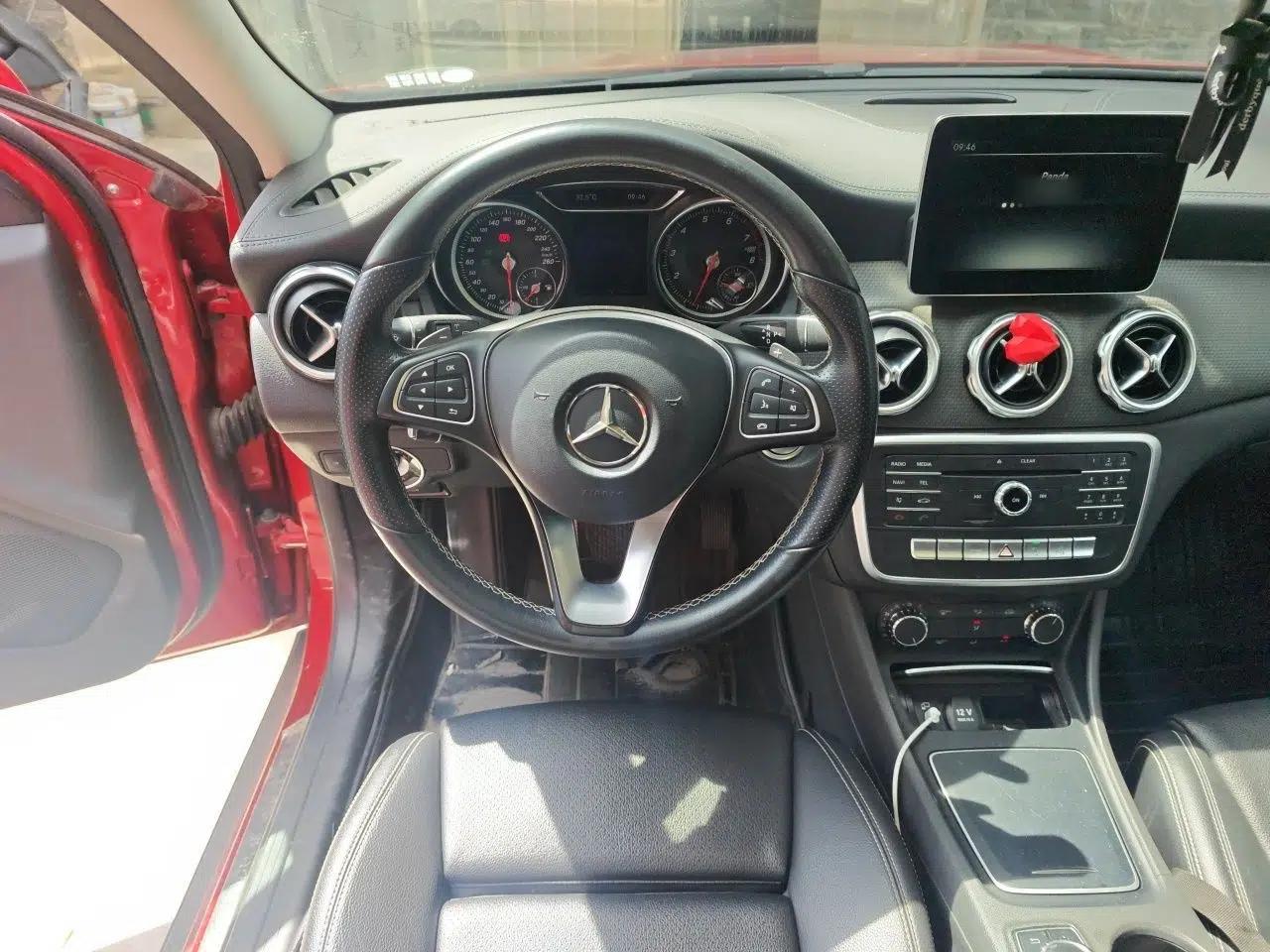 Mercedes-Benz GLA 2017 GLA 200 Fashion Model — миниатюра 10