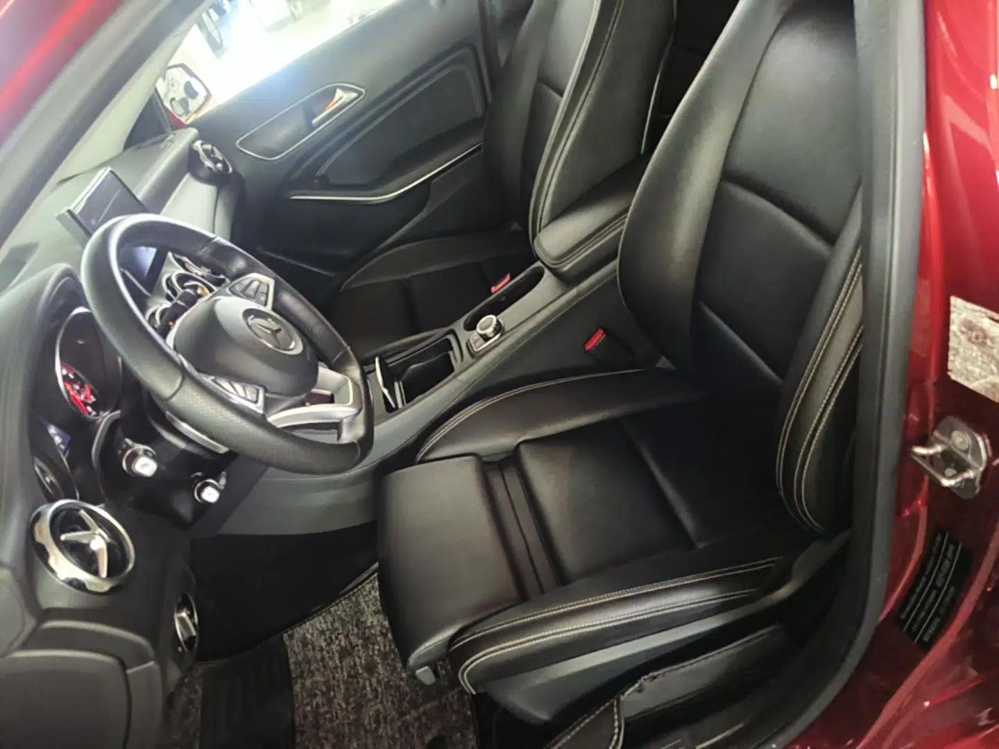 Mercedes-Benz GLA 2019 GLA 200 Fashion Model — миниатюра 17