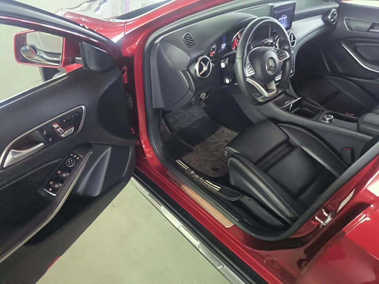 Mercedes-Benz GLA 2019 GLA 200 Fashion Model — миниатюра 18