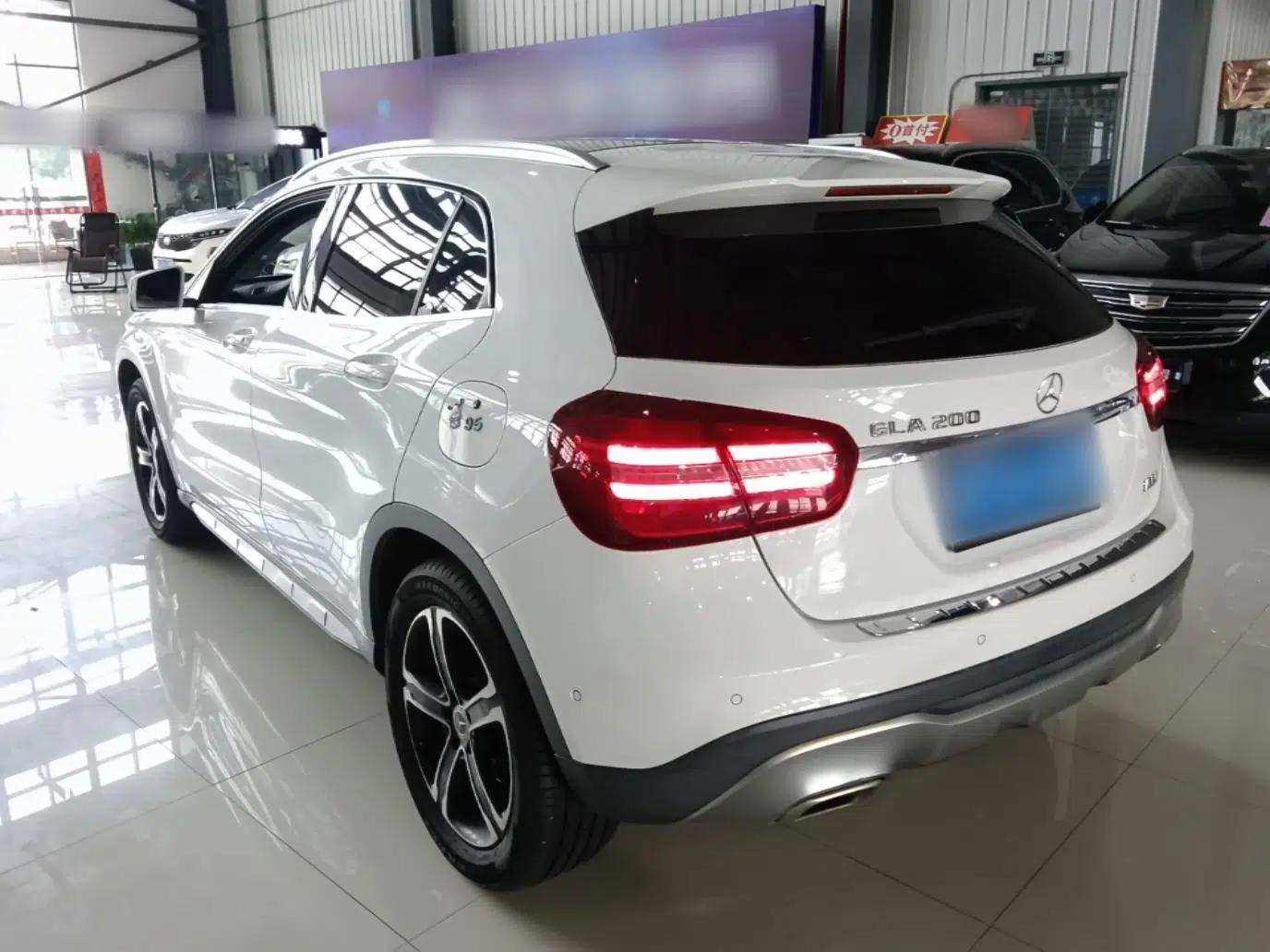 Mercedes-Benz GLA 2018 GLA 200 Fashion Model — миниатюра 4