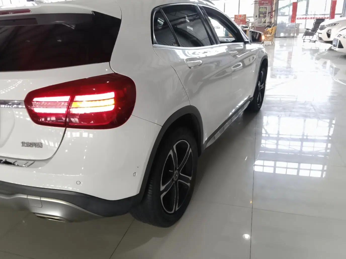 Mercedes-Benz GLA 2018 GLA 200 Fashion Model — миниатюра 9