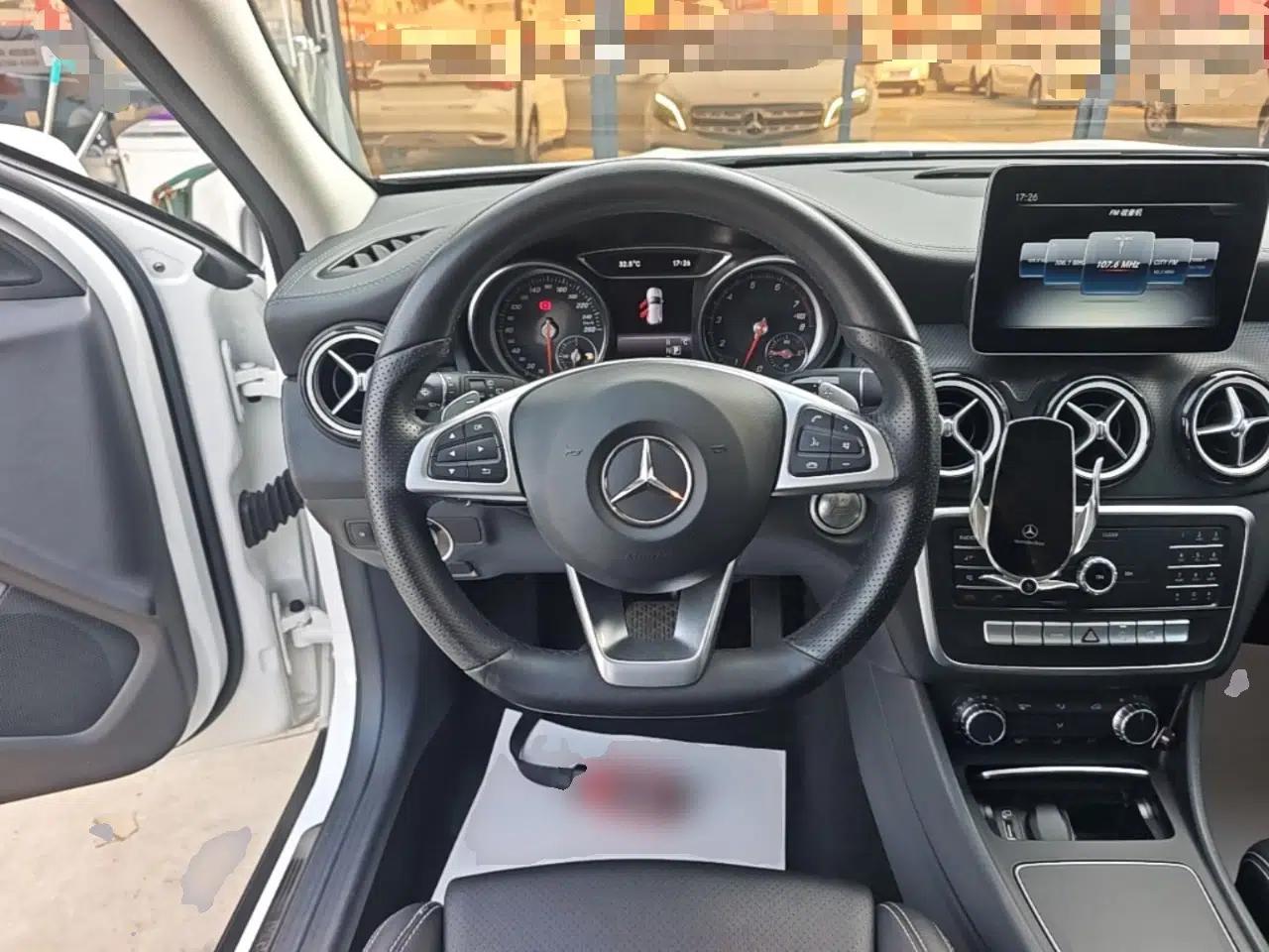 Mercedes-Benz GLA 2019 GLA 200 Fashion Model — миниатюра 13