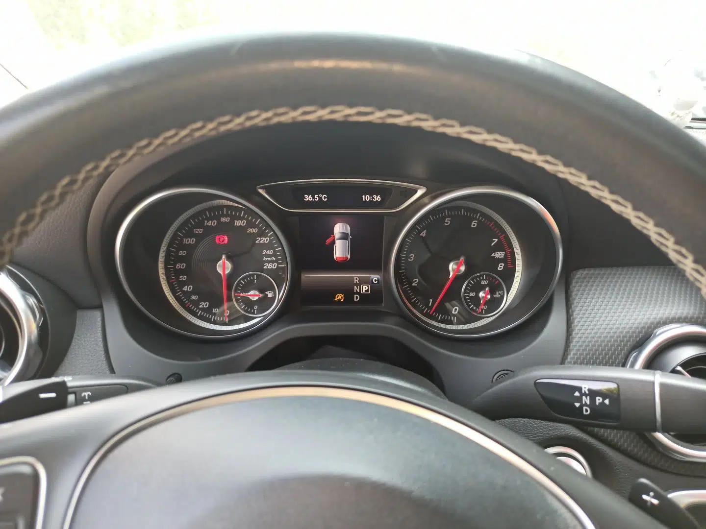 Mercedes-Benz GLA 2017 GLA 200 Fashion Model — миниатюра 11