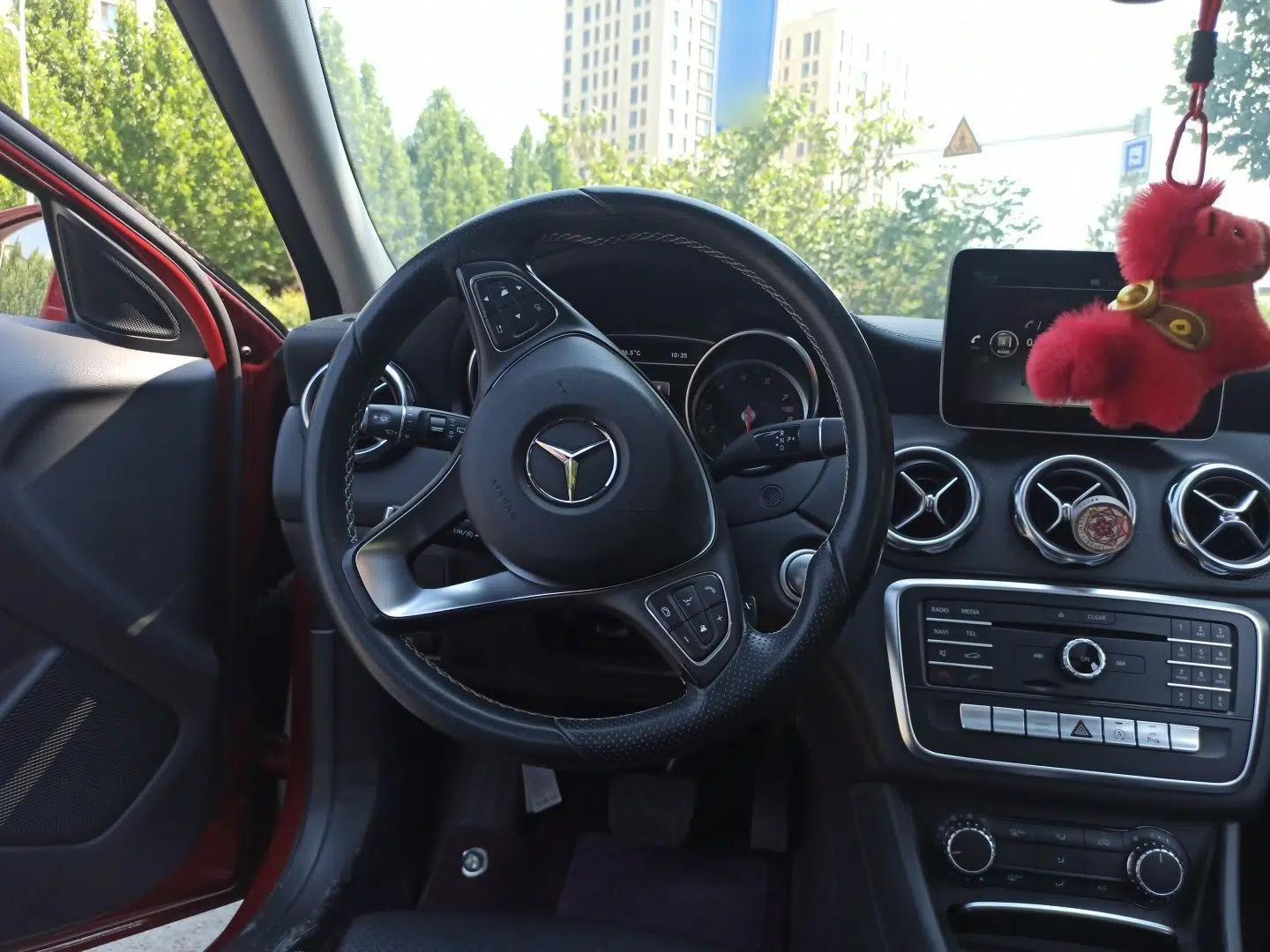 Mercedes-Benz GLA 2017 GLA 200 Fashion Model — миниатюра 10