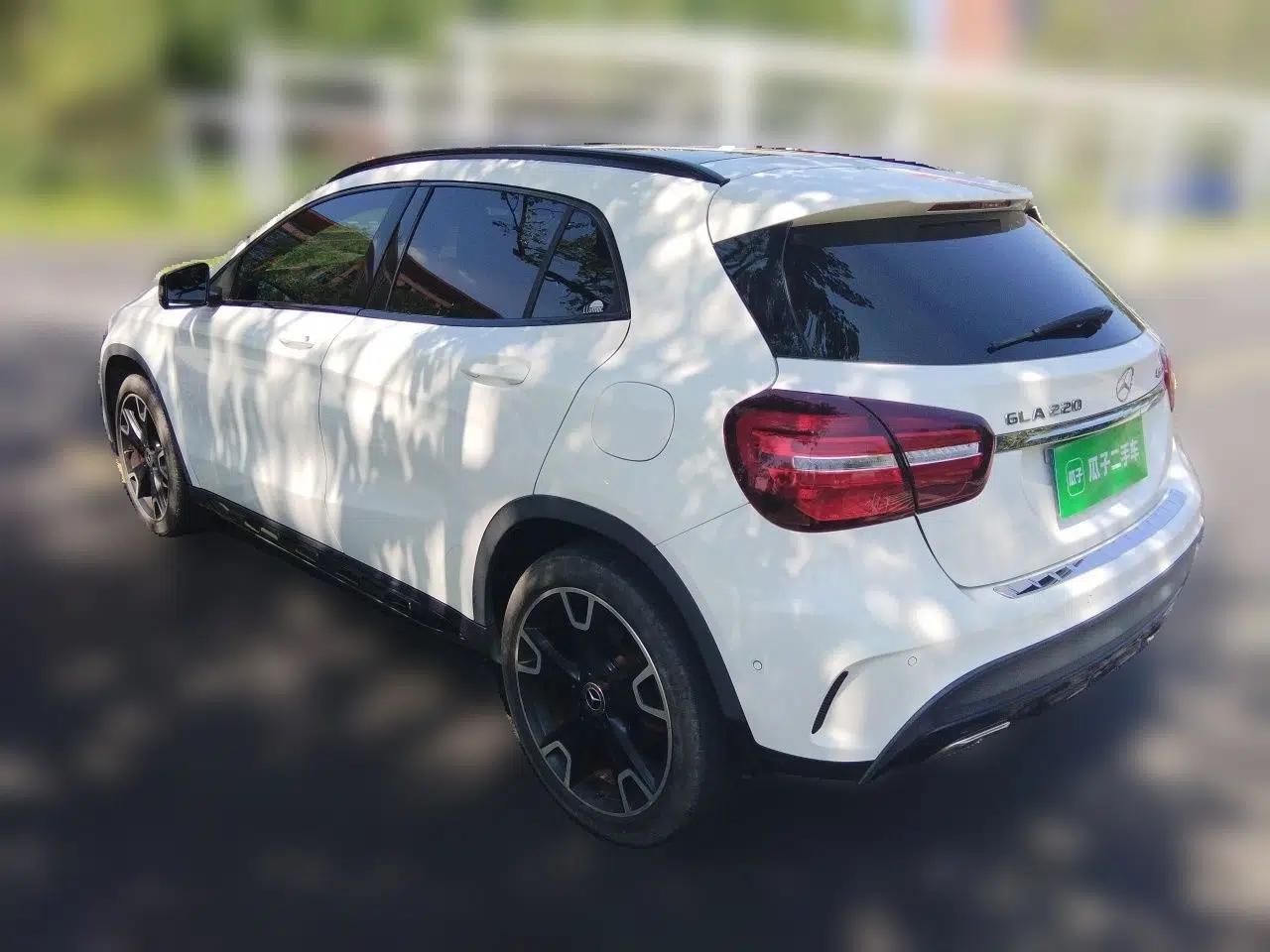 Mercedes-Benz GLA 2018 GLA 220 4MATIC Sport Edition — миниатюра 4