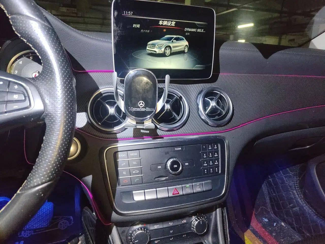 Mercedes-Benz GLA 2018 GLA 200 Fashion Model — миниатюра 13