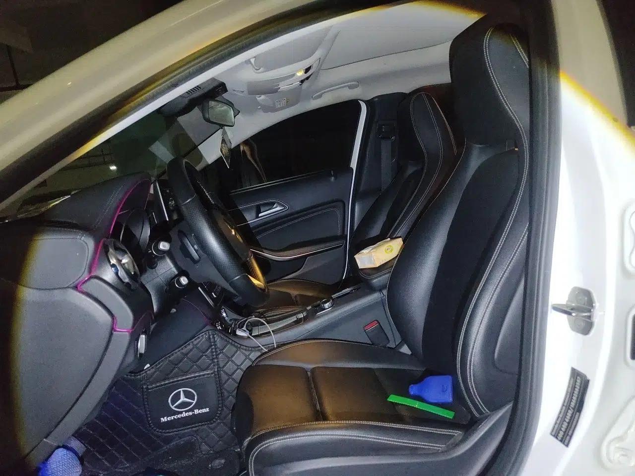 Mercedes-Benz GLA 2018 GLA 200 Fashion Model — миниатюра 15
