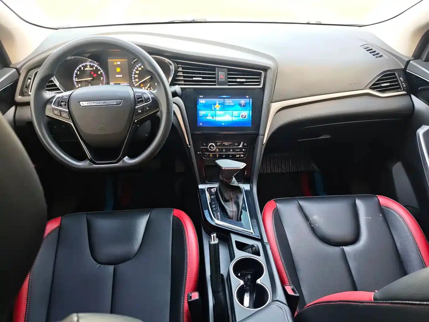 Venucia D60 2018 1.6L CVT Intelligent Elite Edition — миниатюра 7