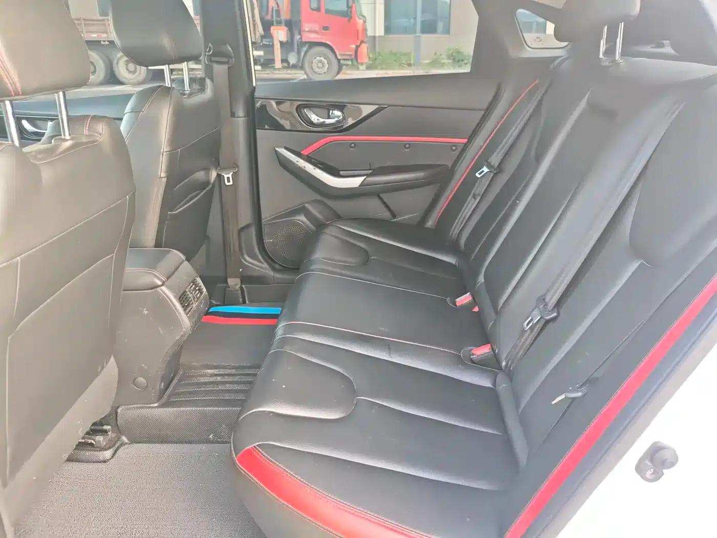 Venucia D60 2018 1.6L CVT Intelligent Elite Edition — миниатюра 8