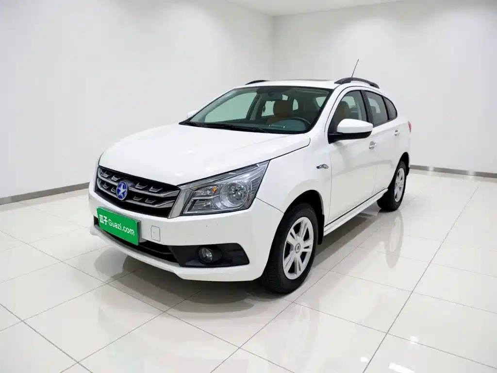 Venucia T70 2016 1.6L Manual Smart Edition — миниатюра 1