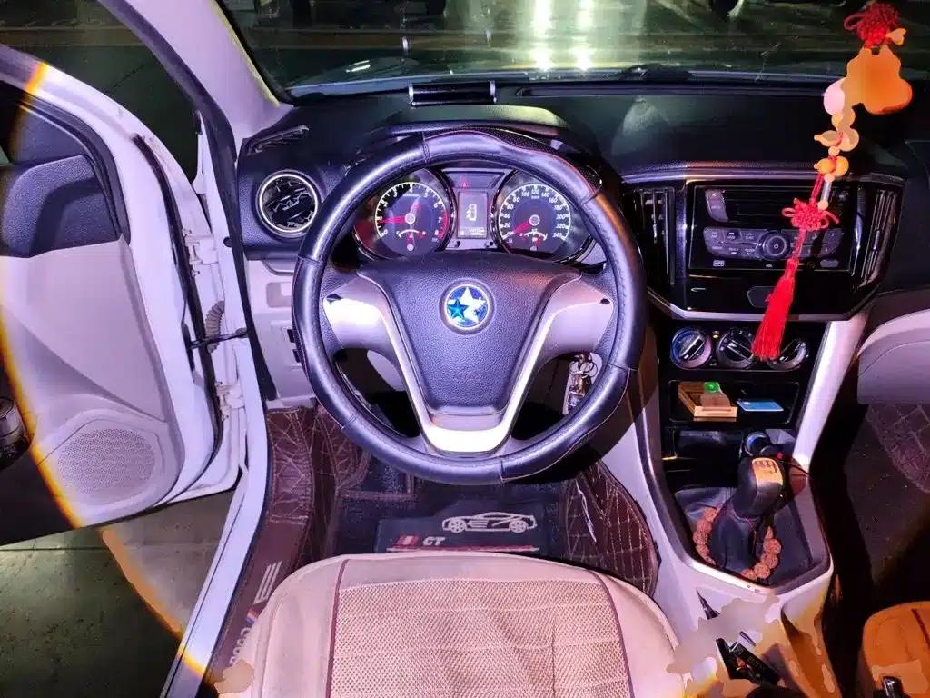 Venucia T70 2016 1.6L Manual Smart Edition — миниатюра 11