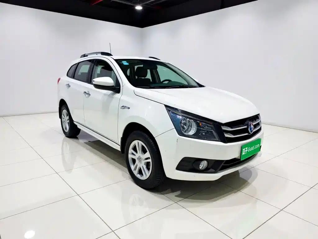 Venucia T70 2016 1.6L Manual Smart Edition — миниатюра 3
